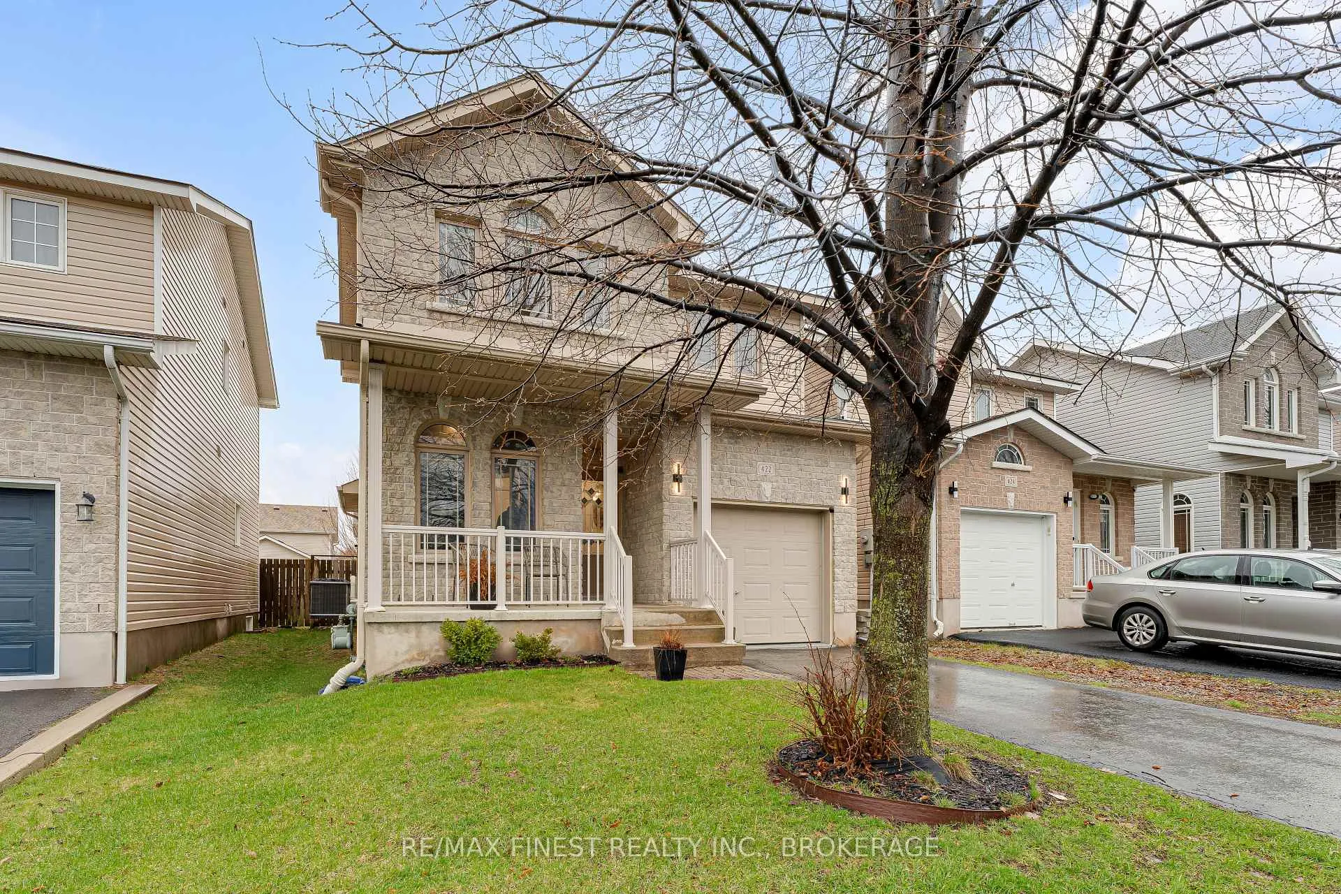 Photo 2 of 422 Laura Avenue, Kingston, Kingston East (Incl Barret Crt) — HOMEH
