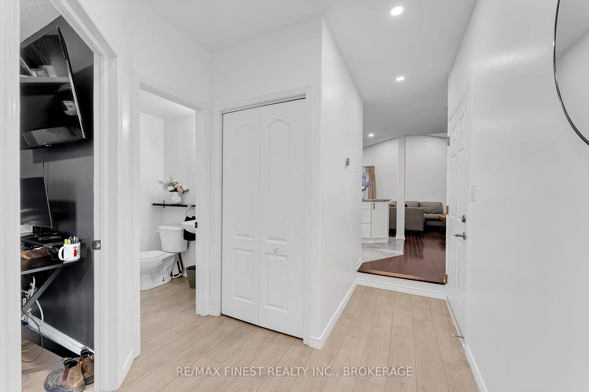 Photo 4 of 422 Laura Avenue, Kingston, Kingston East (Incl Barret Crt) — HOMEH