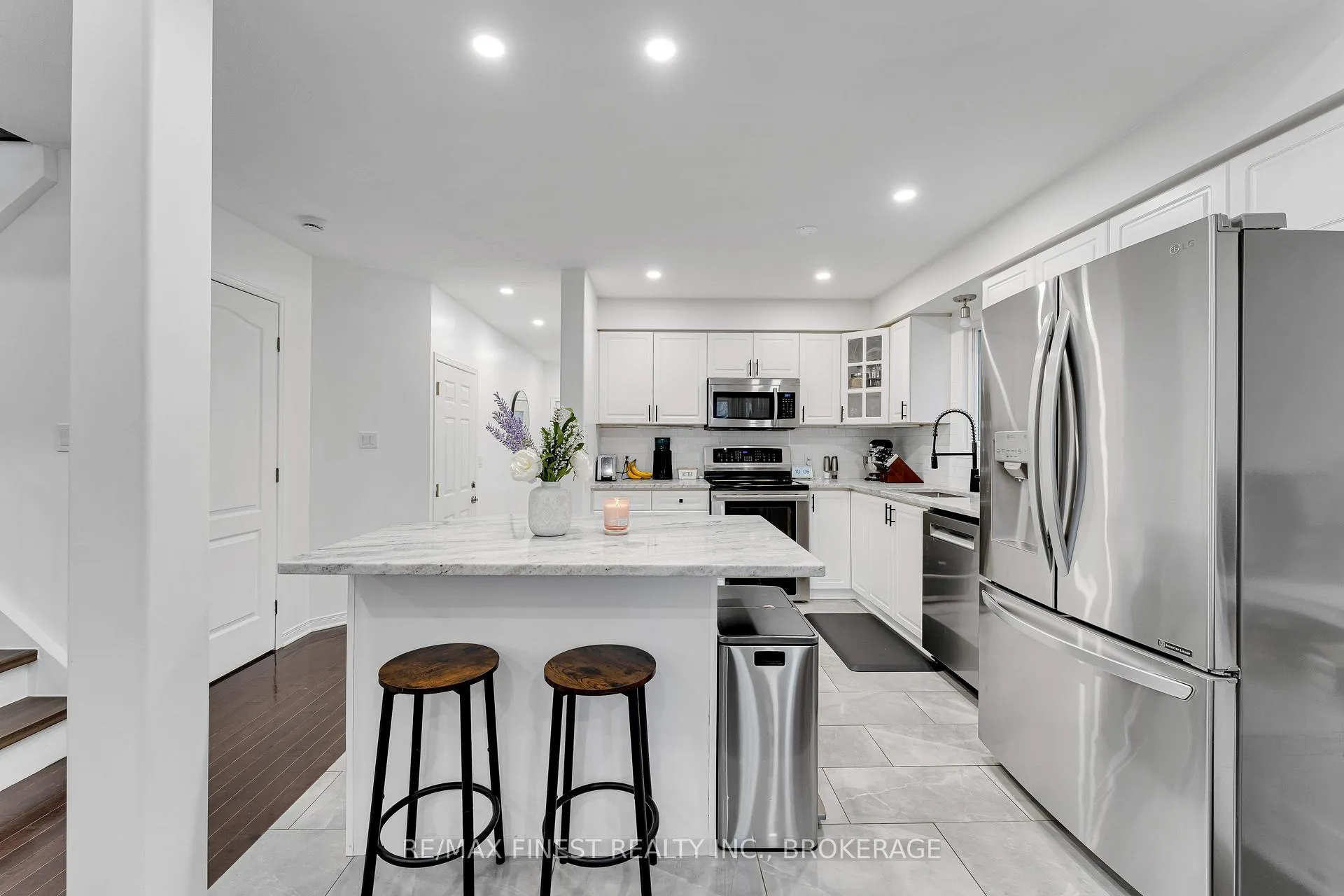 Photo 10 of 422 Laura Avenue, Kingston, Kingston East (Incl Barret Crt) — HOMEH