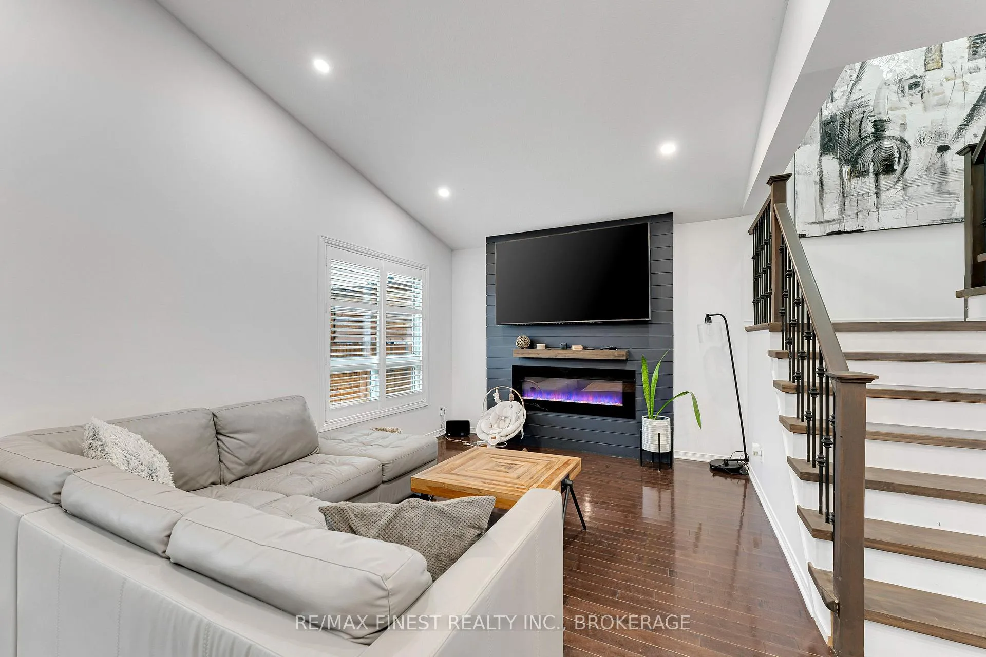 Photo 12 of 422 Laura Avenue, Kingston, Kingston East (Incl Barret Crt) — HOMEH