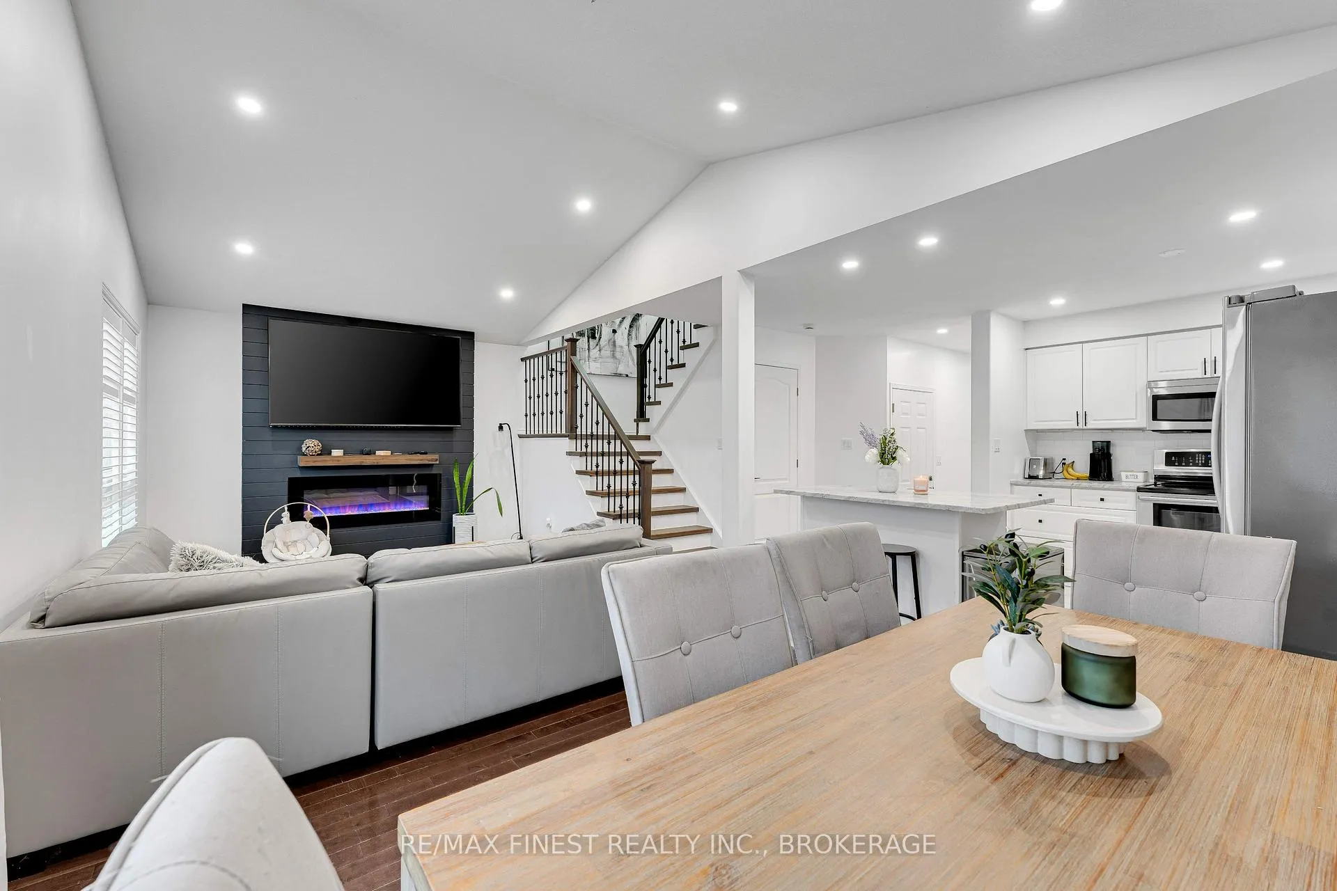 Photo 15 of 422 Laura Avenue, Kingston, Kingston East (Incl Barret Crt) — HOMEH