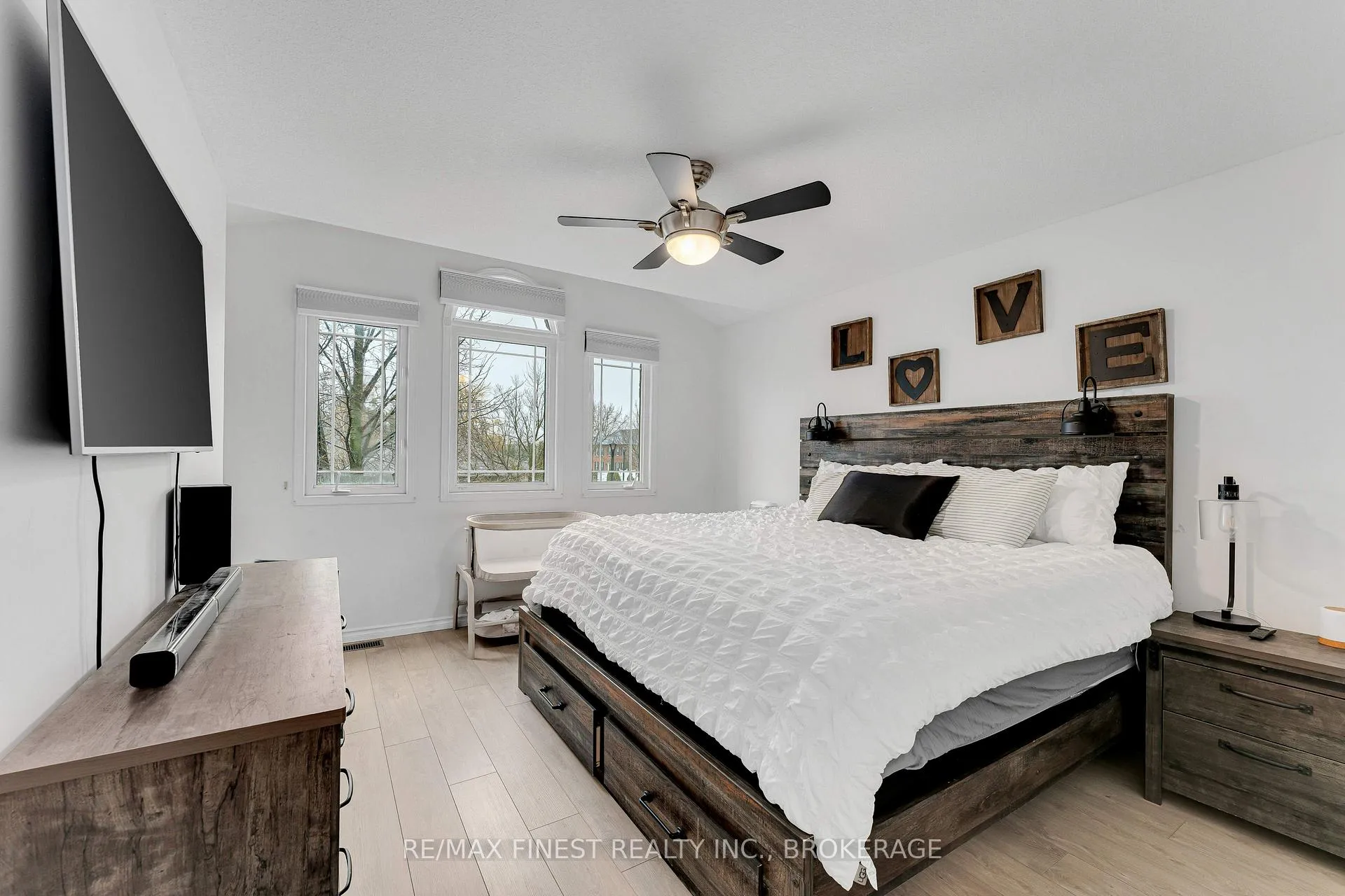 Photo 21 of 422 Laura Avenue, Kingston, Kingston East (Incl Barret Crt) — HOMEH