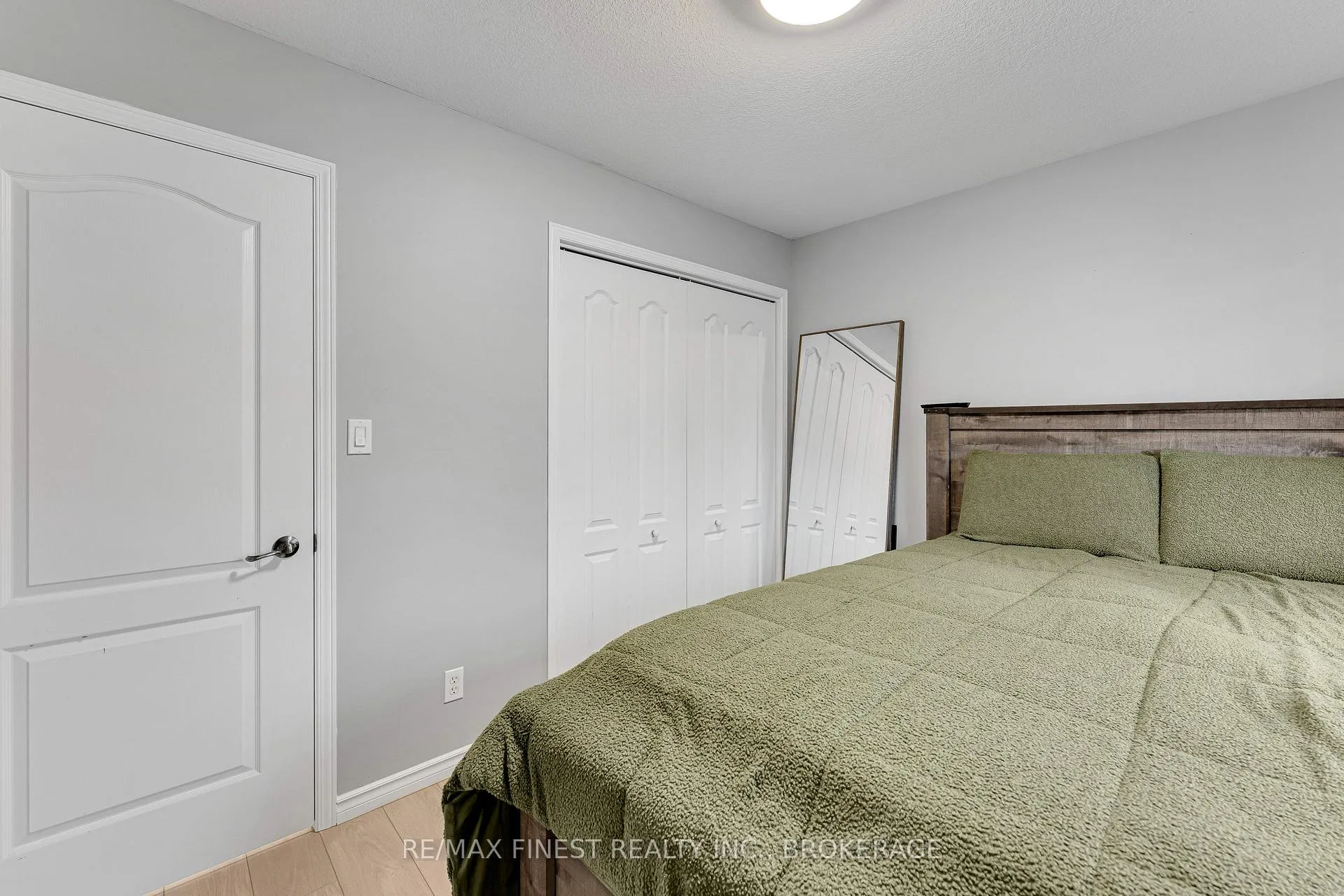 Photo 25 of 422 Laura Avenue, Kingston, Kingston East (Incl Barret Crt) — HOMEH