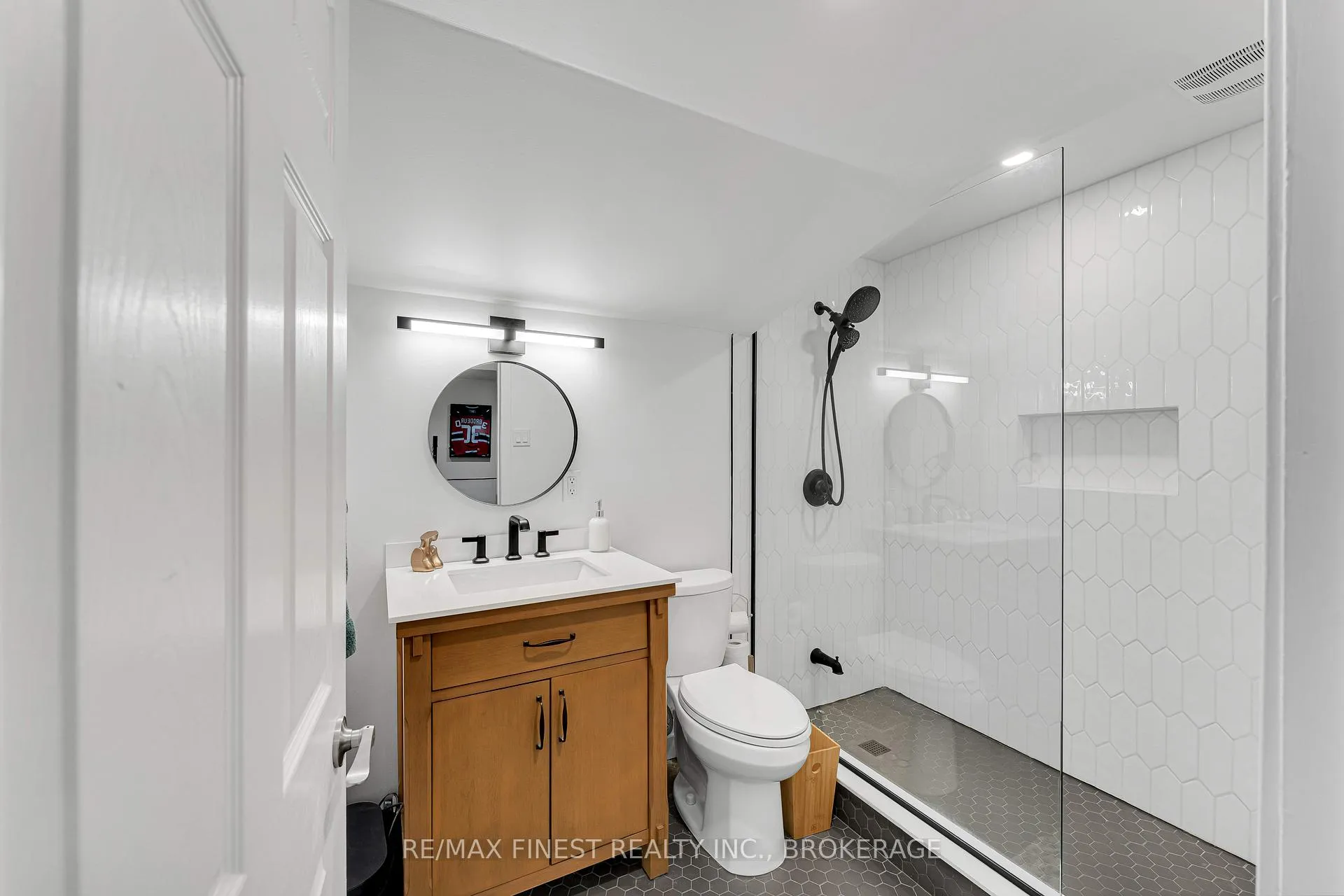 Photo 27 of 422 Laura Avenue, Kingston, Kingston East (Incl Barret Crt) — HOMEH