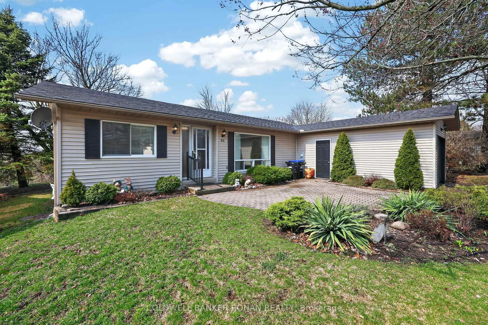Photo 2 of 105 Tecumseth Pines Drive, New Tecumseth, Rural New Tecumseth — HOMEH