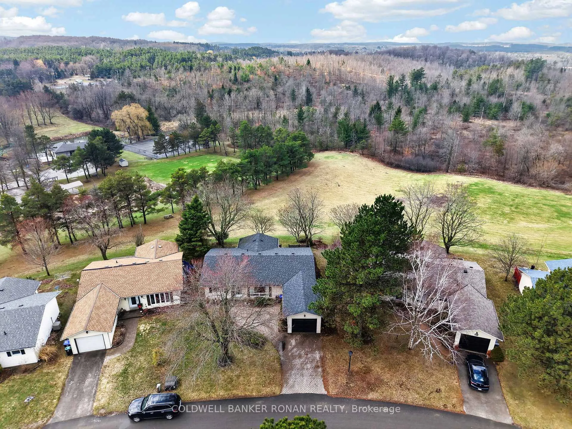 Photo 42 of 105 Tecumseth Pines Drive, New Tecumseth, Rural New Tecumseth — HOMEH