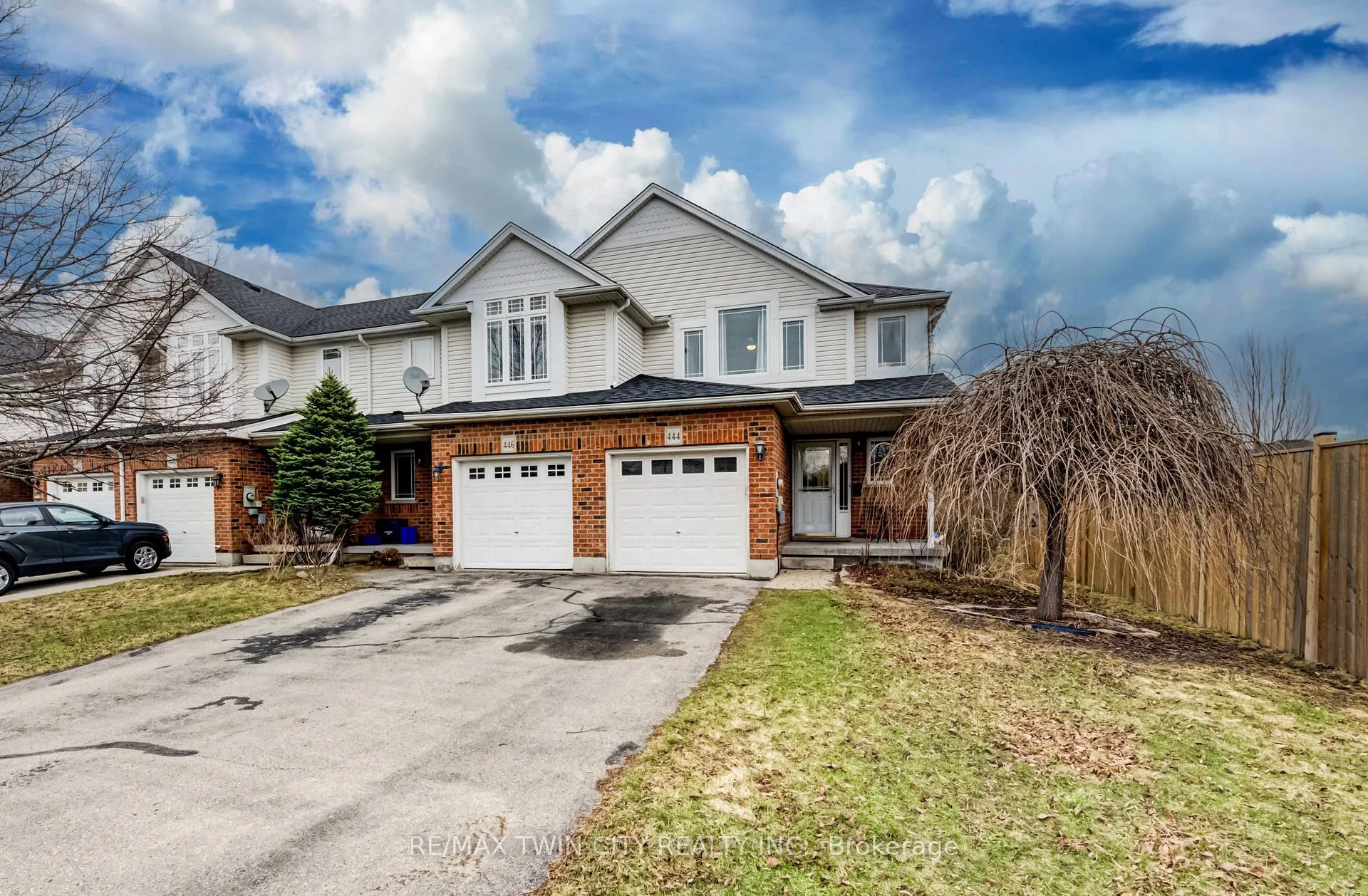 Photo 2 of 444 Annapolis Court, Waterloo — HOMEH