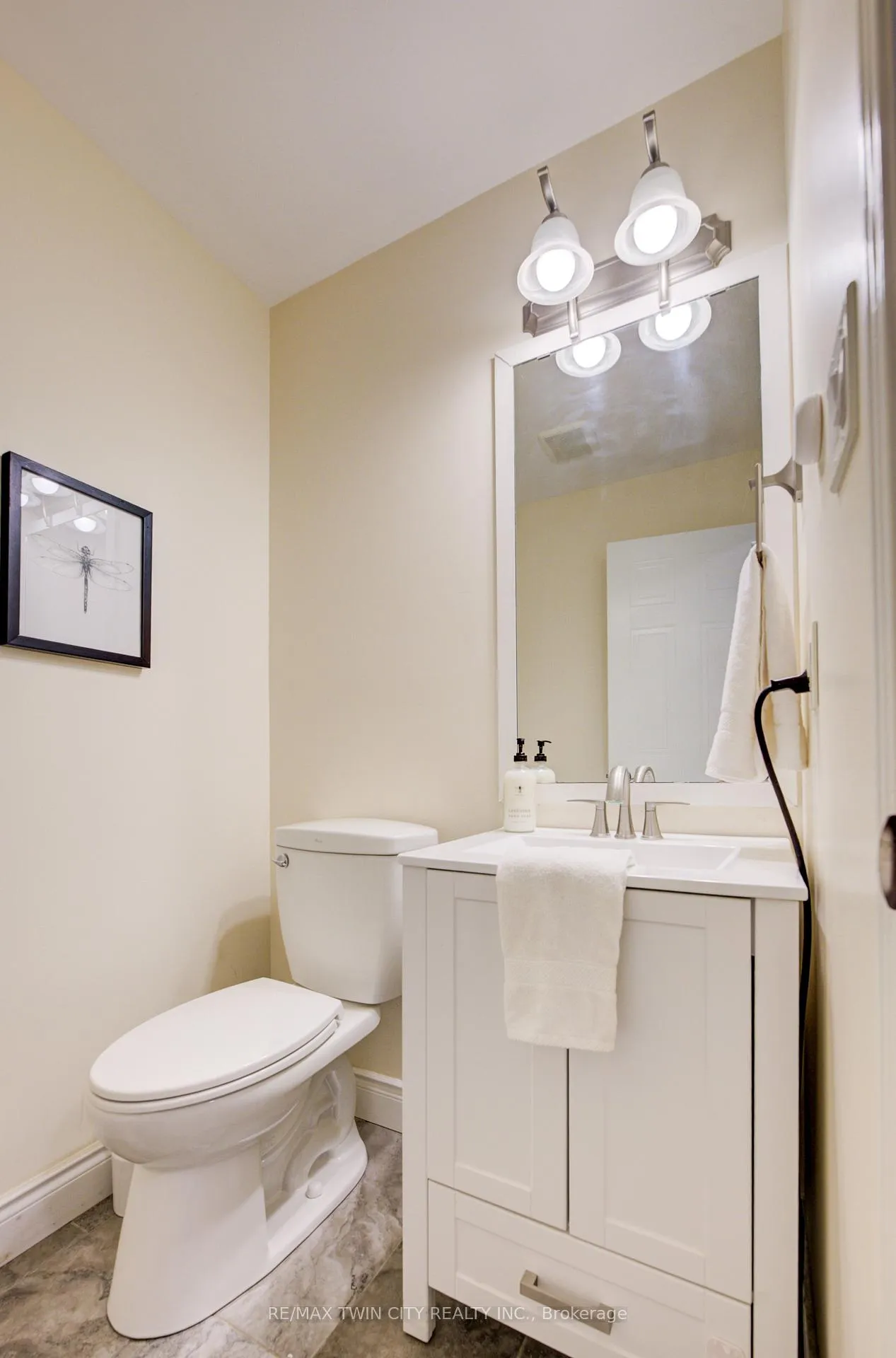 Photo 13 of 444 Annapolis Court, Waterloo — HOMEH