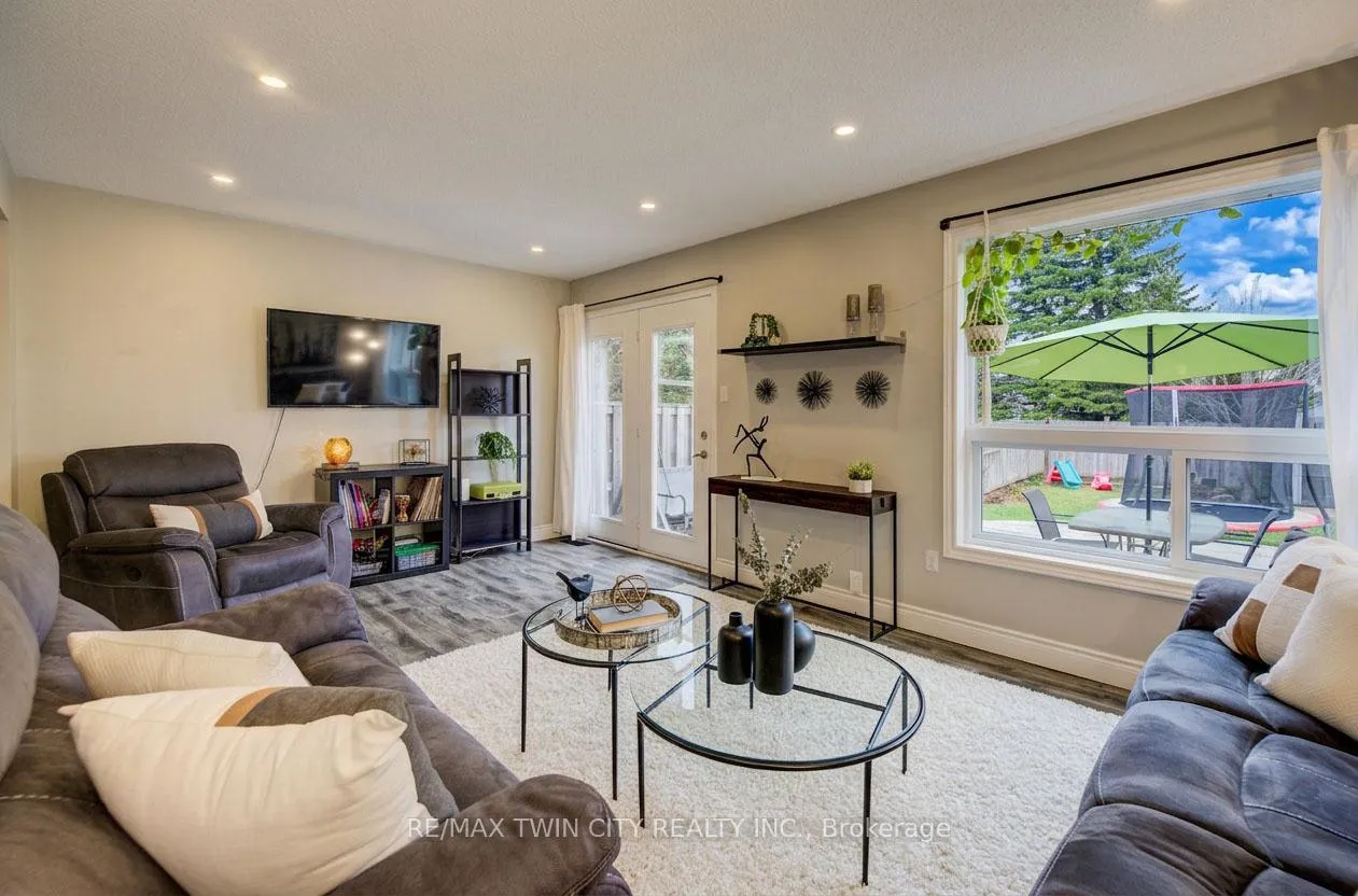 Photo 14 of 444 Annapolis Court, Waterloo — HOMEH