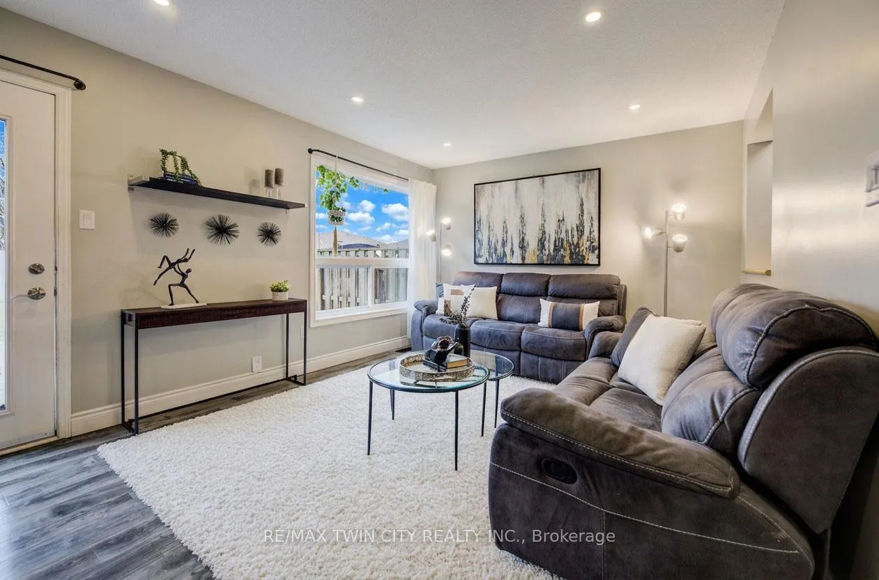 Photo 16 of 444 Annapolis Court, Waterloo — HOMEH