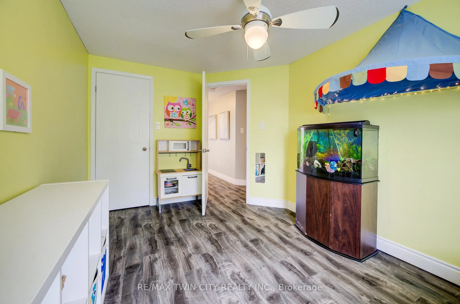 Photo 20 of 444 Annapolis Court, Waterloo — HOMEH