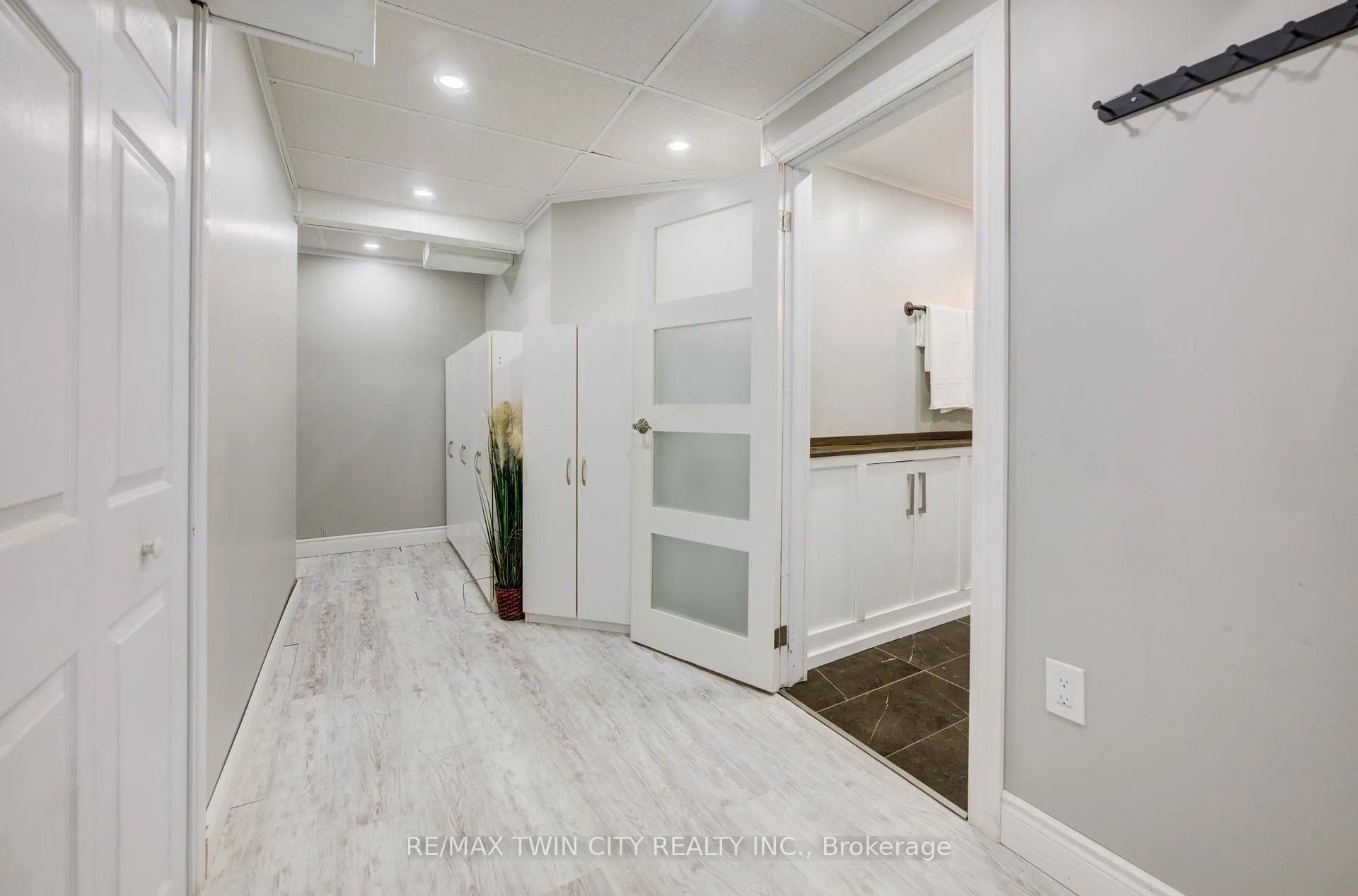 Photo 32 of 444 Annapolis Court, Waterloo — HOMEH