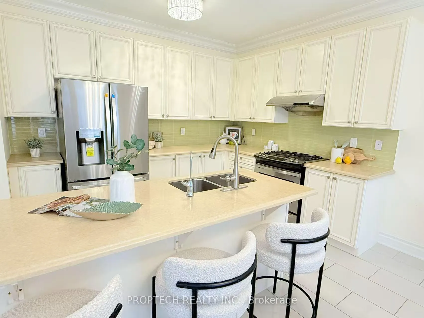 Photo 10 of 40 Bracknell Avenue, Markham, Berczy — HOMEH