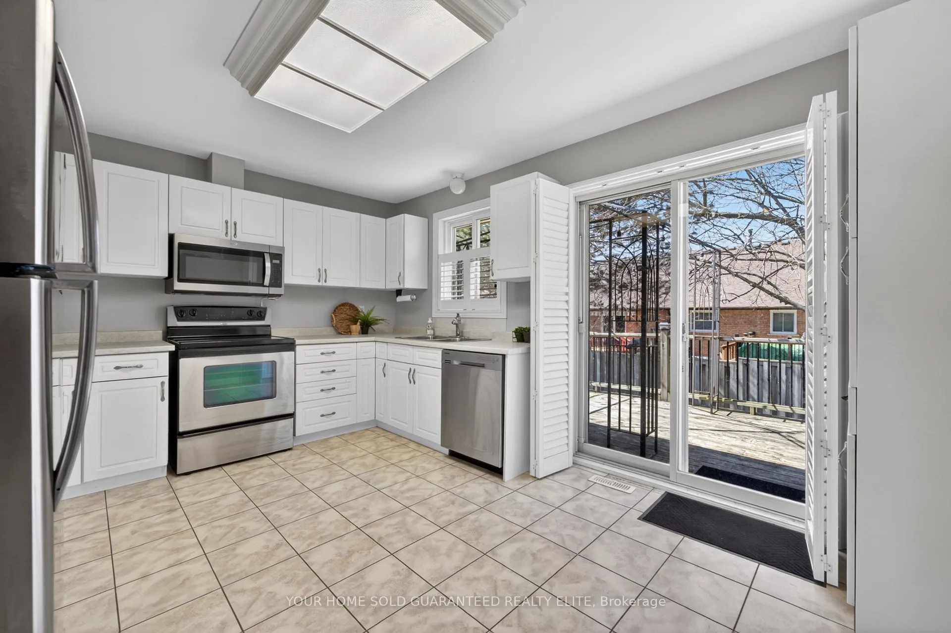 Photo 10 of Unit 13, 165 Main Street E, Grimsby, Grimsby East — HOMEH