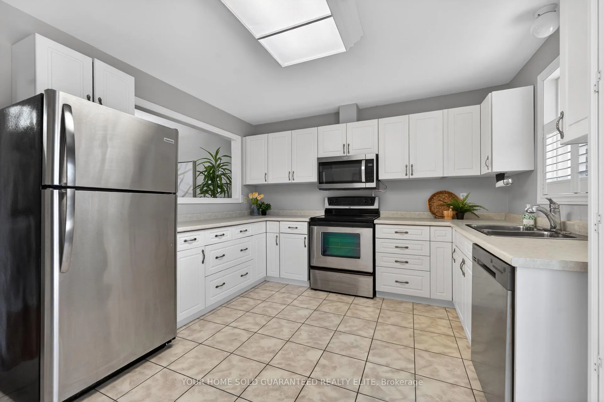 Photo 11 of Unit 13, 165 Main Street E, Grimsby, Grimsby East — HOMEH