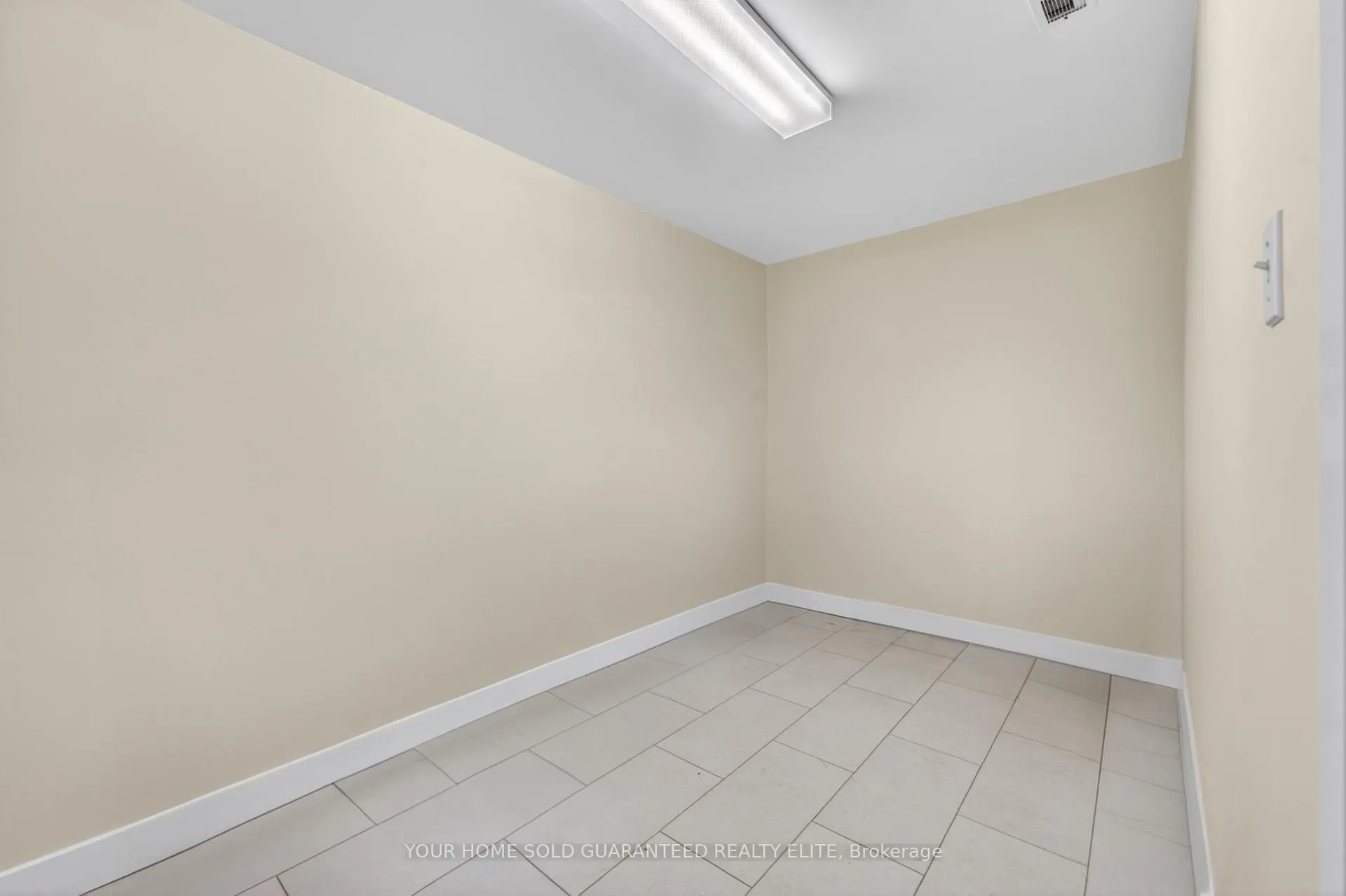 Photo 25 of Unit 13, 165 Main Street E, Grimsby, Grimsby East — HOMEH