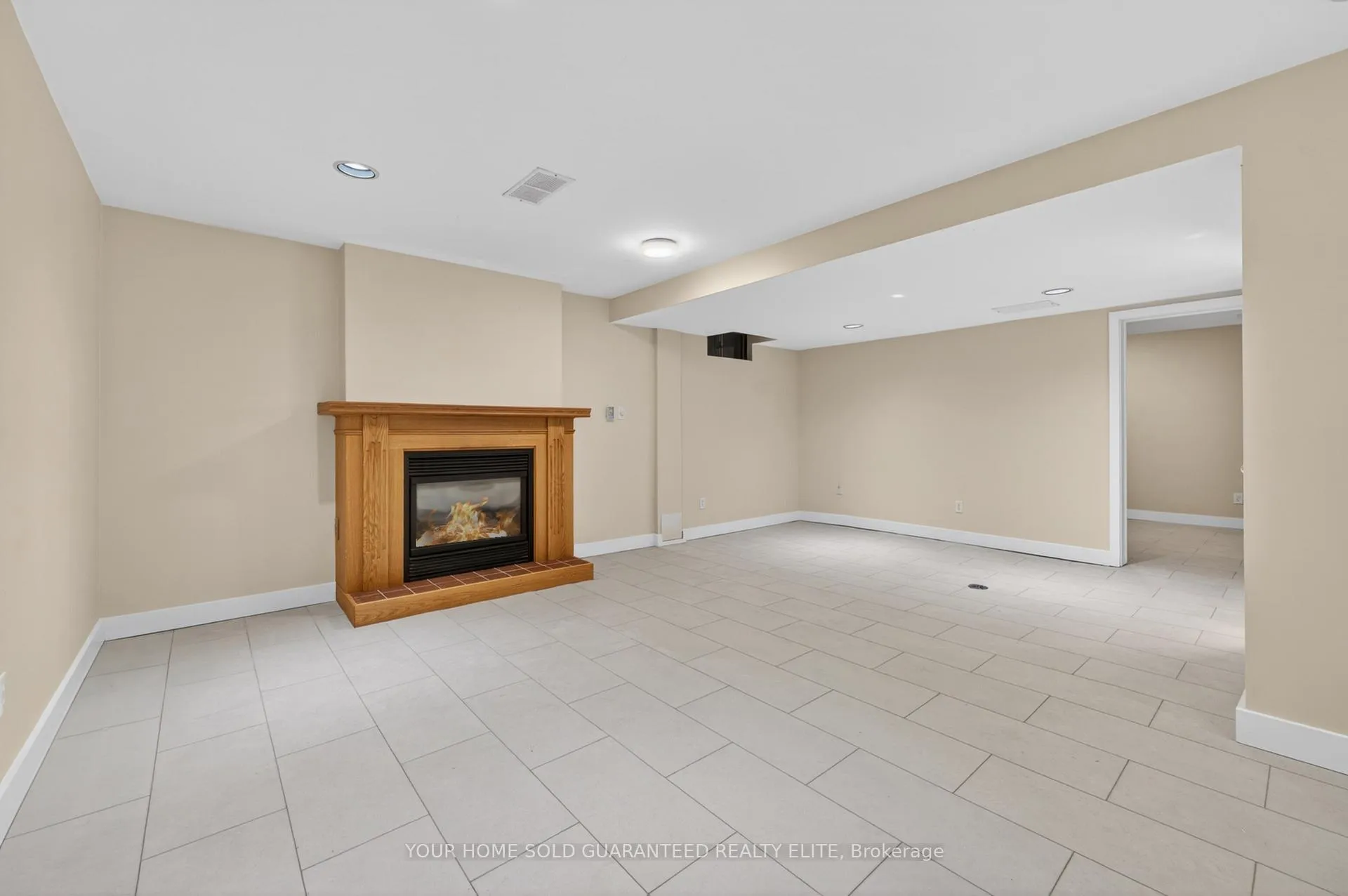 Photo 27 of Unit 13, 165 Main Street E, Grimsby, Grimsby East — HOMEH
