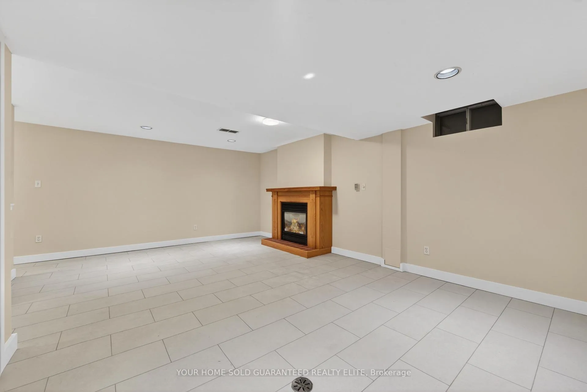 Photo 29 of Unit 13, 165 Main Street E, Grimsby, Grimsby East — HOMEH