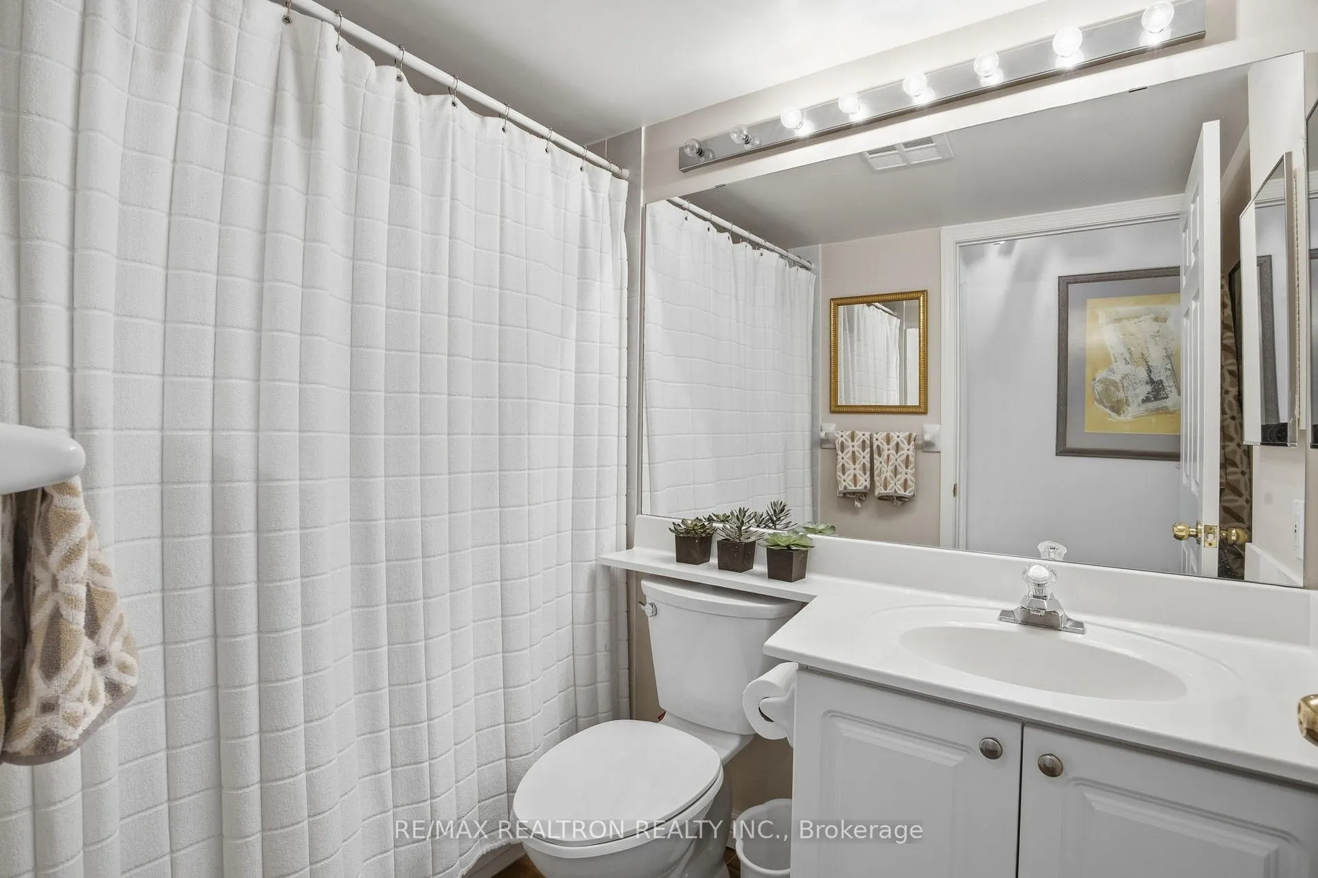 Photo 12 of Unit 509, 8 Covington Road, Toronto, Englemount-Lawrence — HOMEH