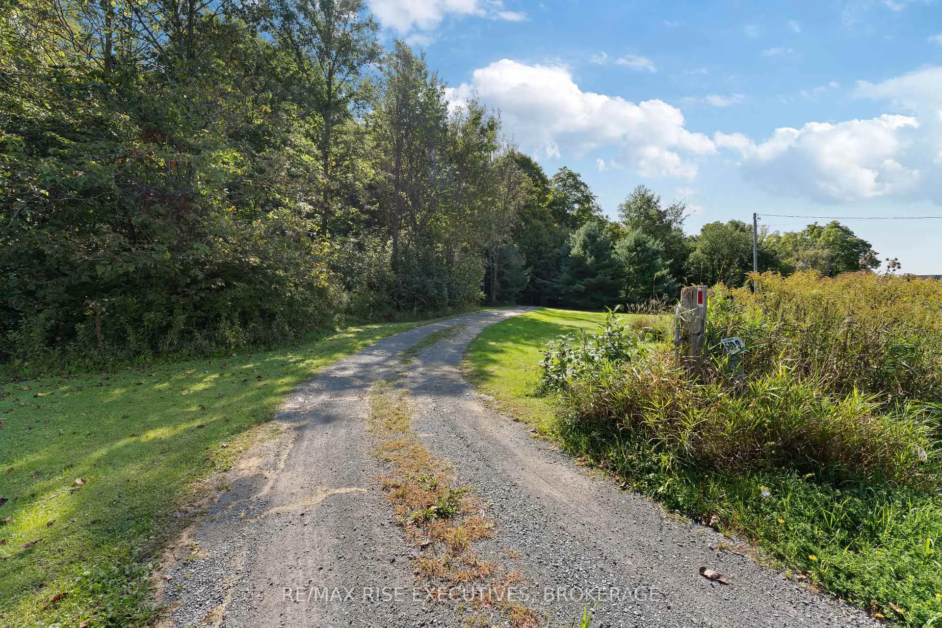 Photo 3 of 5209 Highway 15, Kingston, City North of 401 — HOMEH