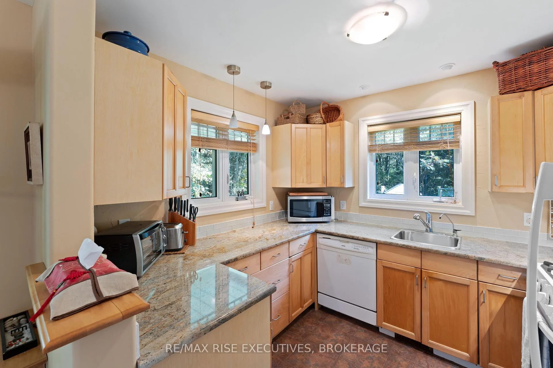 Photo 11 of 5209 Highway 15, Kingston, City North of 401 — HOMEH