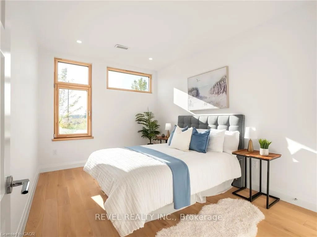 Photo 11 of 98 Elgin Street, Zorra, Embro — HOMEH