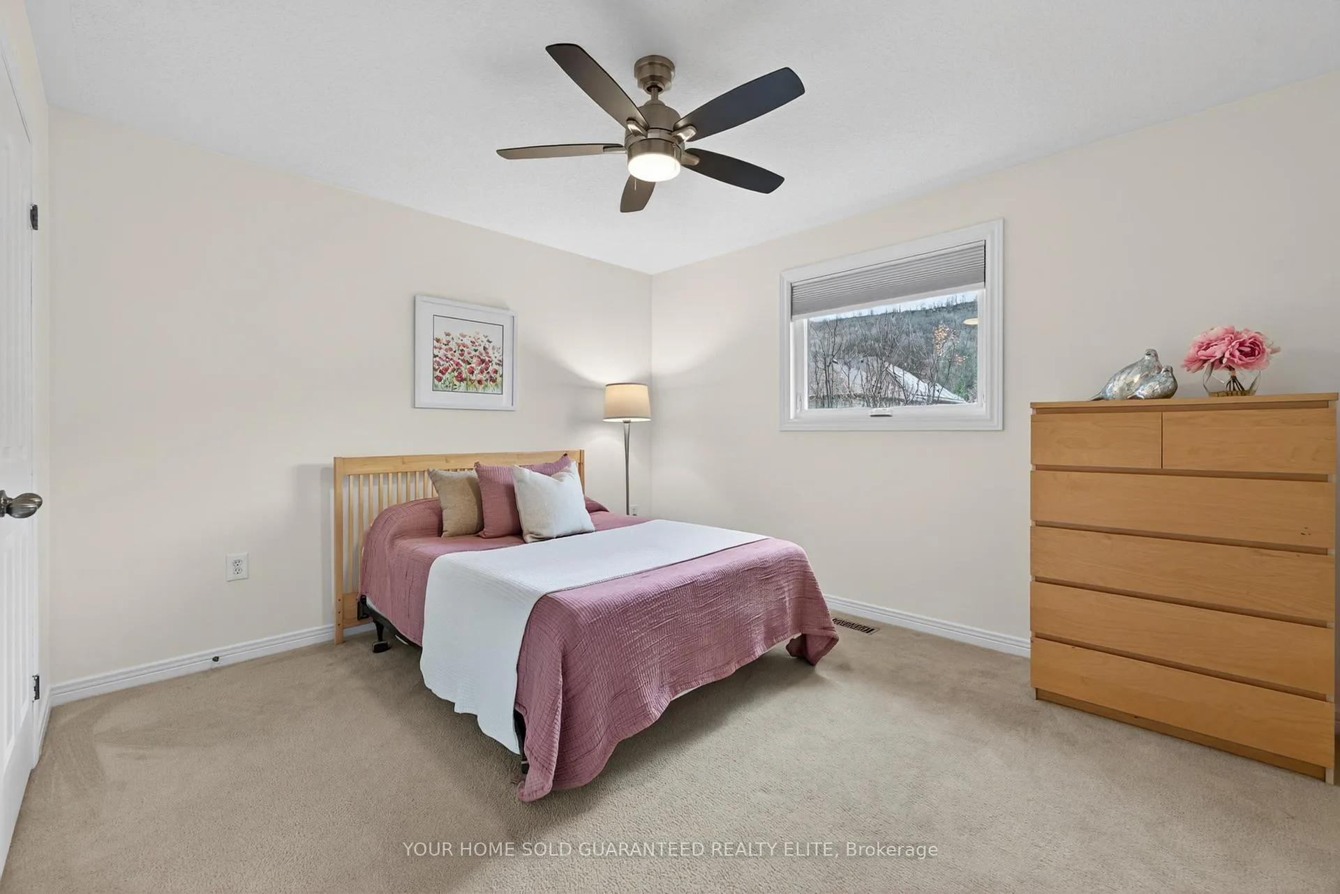Photo 23 of 51 Hickory Crescent, Grimsby, Grimsby West — HOMEH