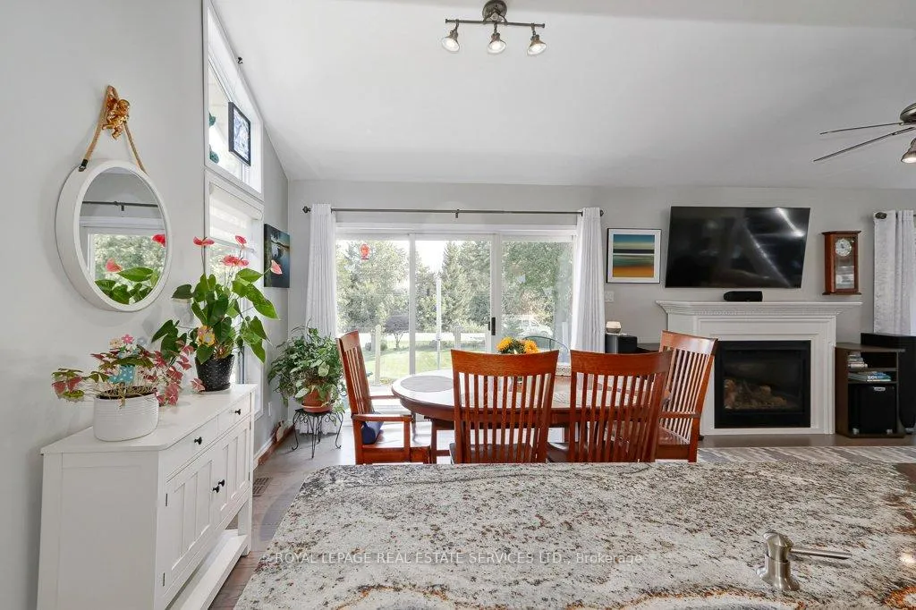Photo 11 of 142 Lakeshore Road S, Meaford — HOMEH