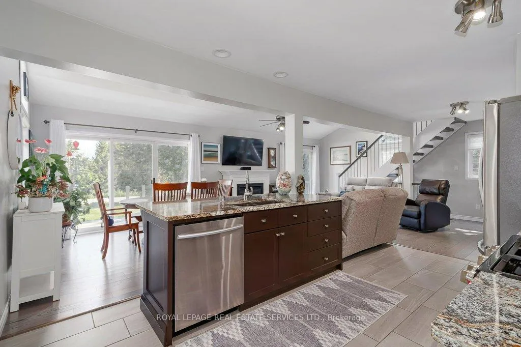 Photo 12 of 142 Lakeshore Road S, Meaford — HOMEH