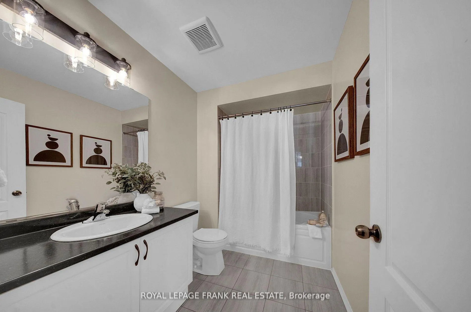Photo 30 of 19 Jack Roach St Street, Clarington, Bowmanville — HOMEH