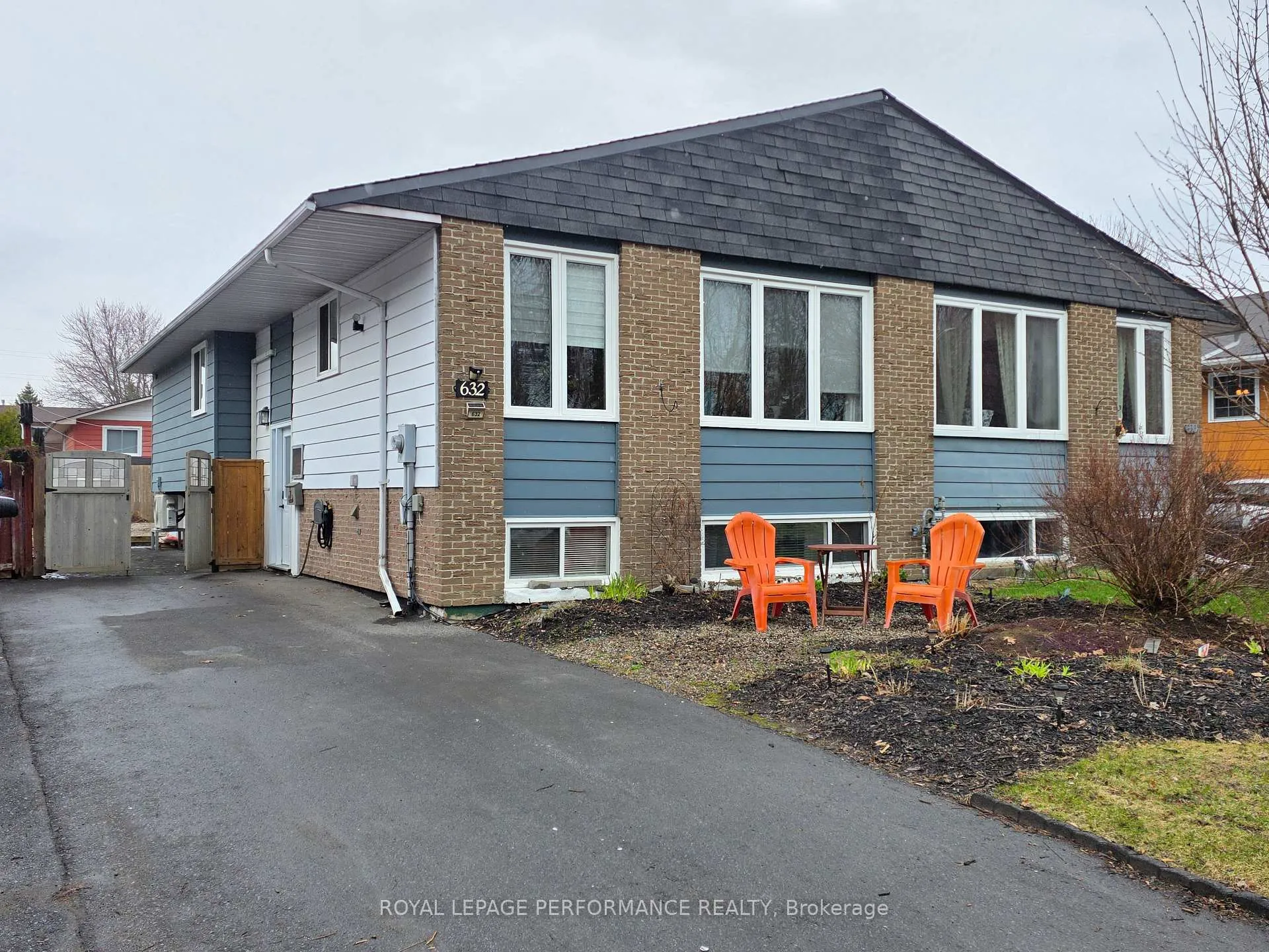 Photo 1 of 632 Dundas Crescent, Cornwall — HOMEH