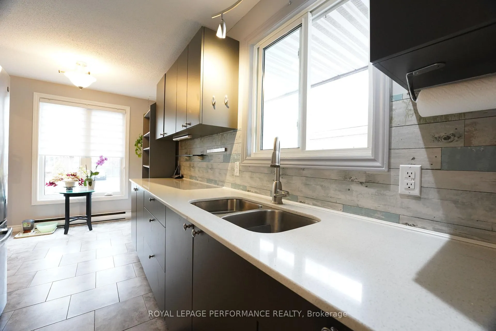 Photo 10 of 632 Dundas Crescent, Cornwall — HOMEH