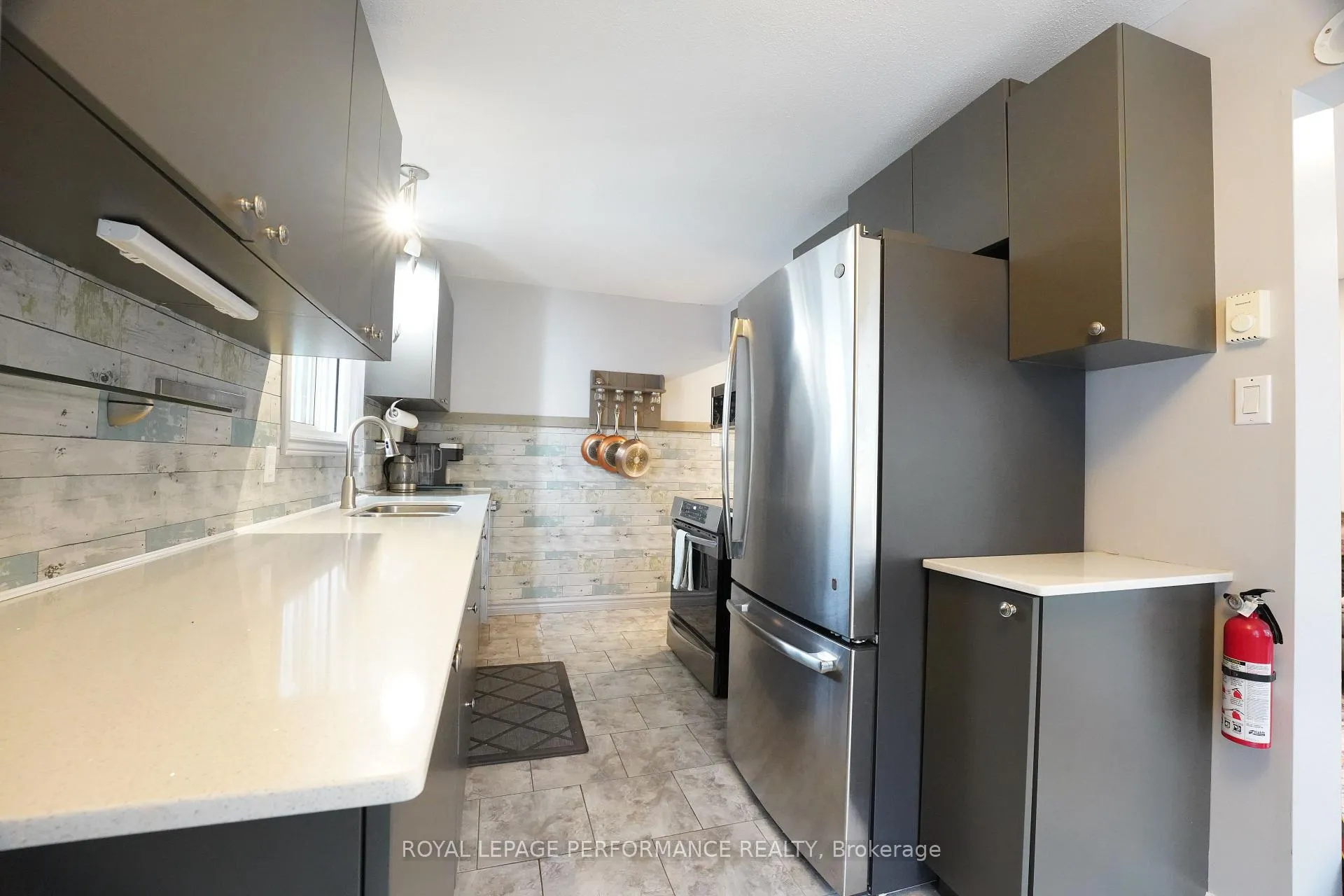 Photo 12 of 632 Dundas Crescent, Cornwall — HOMEH