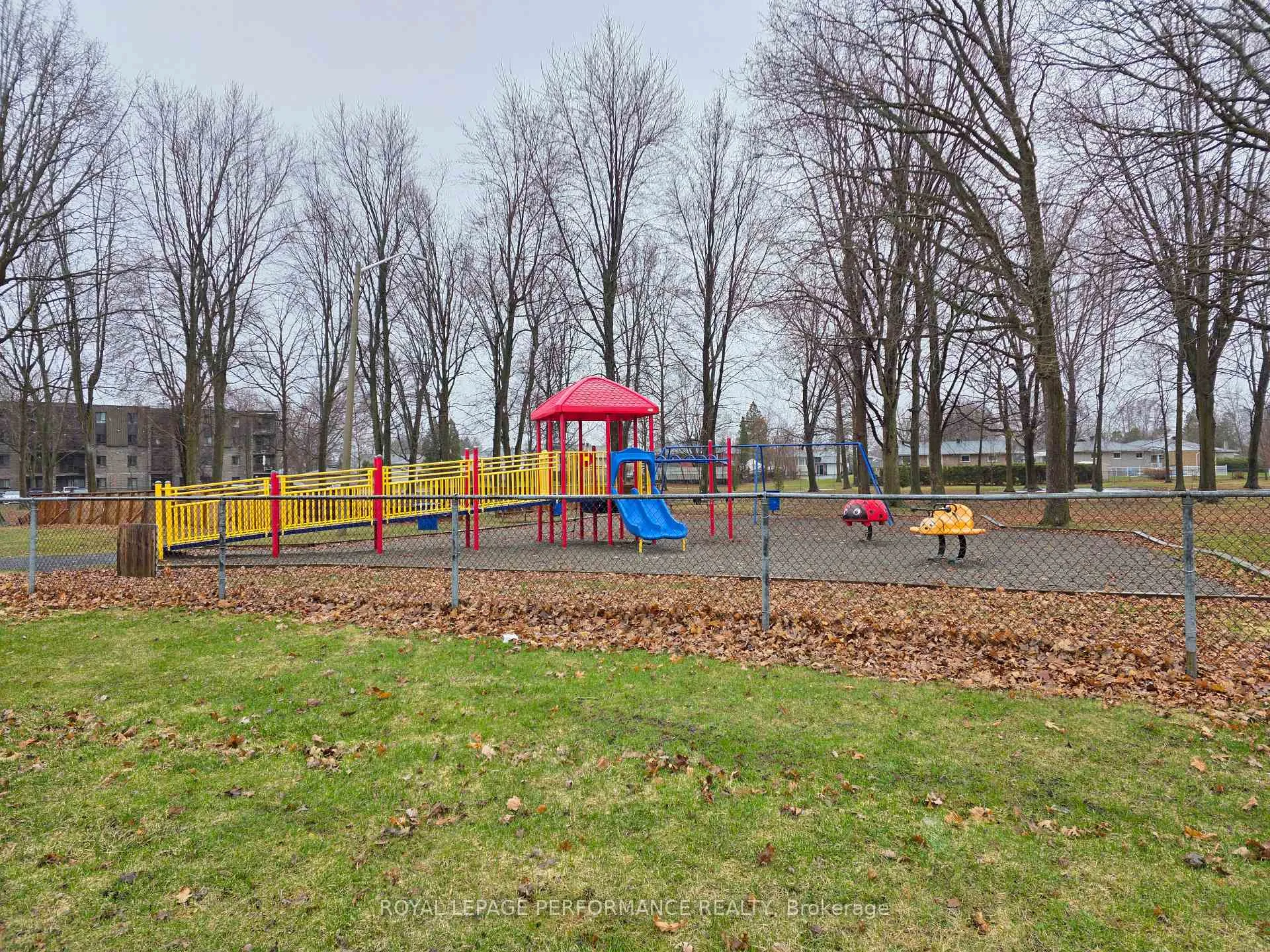 Photo 40 of 632 Dundas Crescent, Cornwall — HOMEH