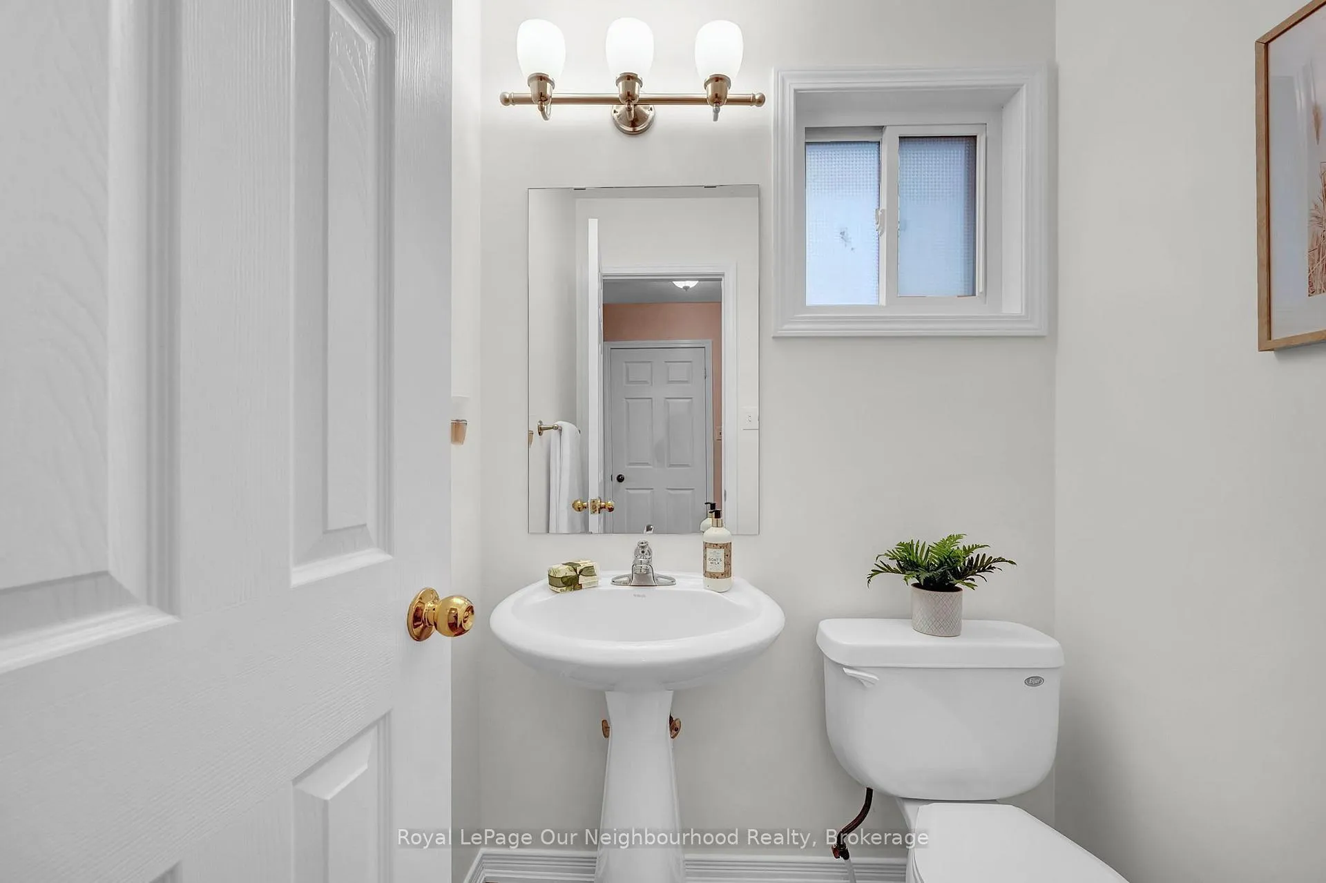 Photo 16 of 84 Swindells Street, Clarington, Bowmanville — HOMEH