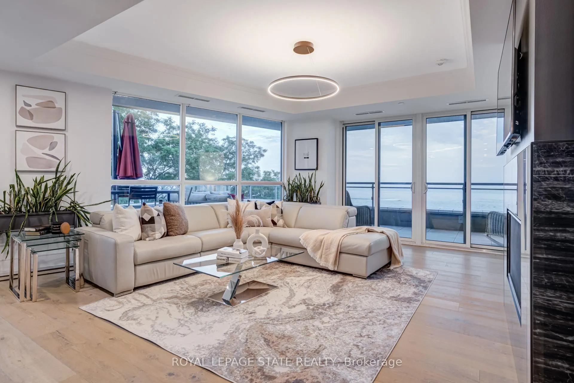 Front of Unit 308, 2060 Lakeshore Road