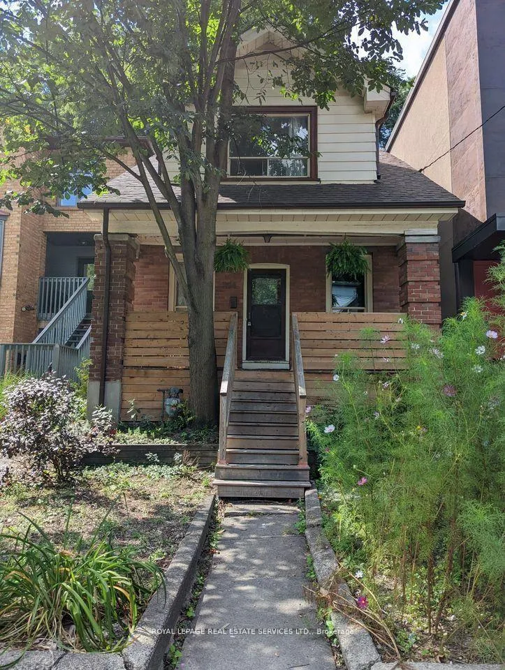 Front of Unit Upper, 264A Hastings Avenue