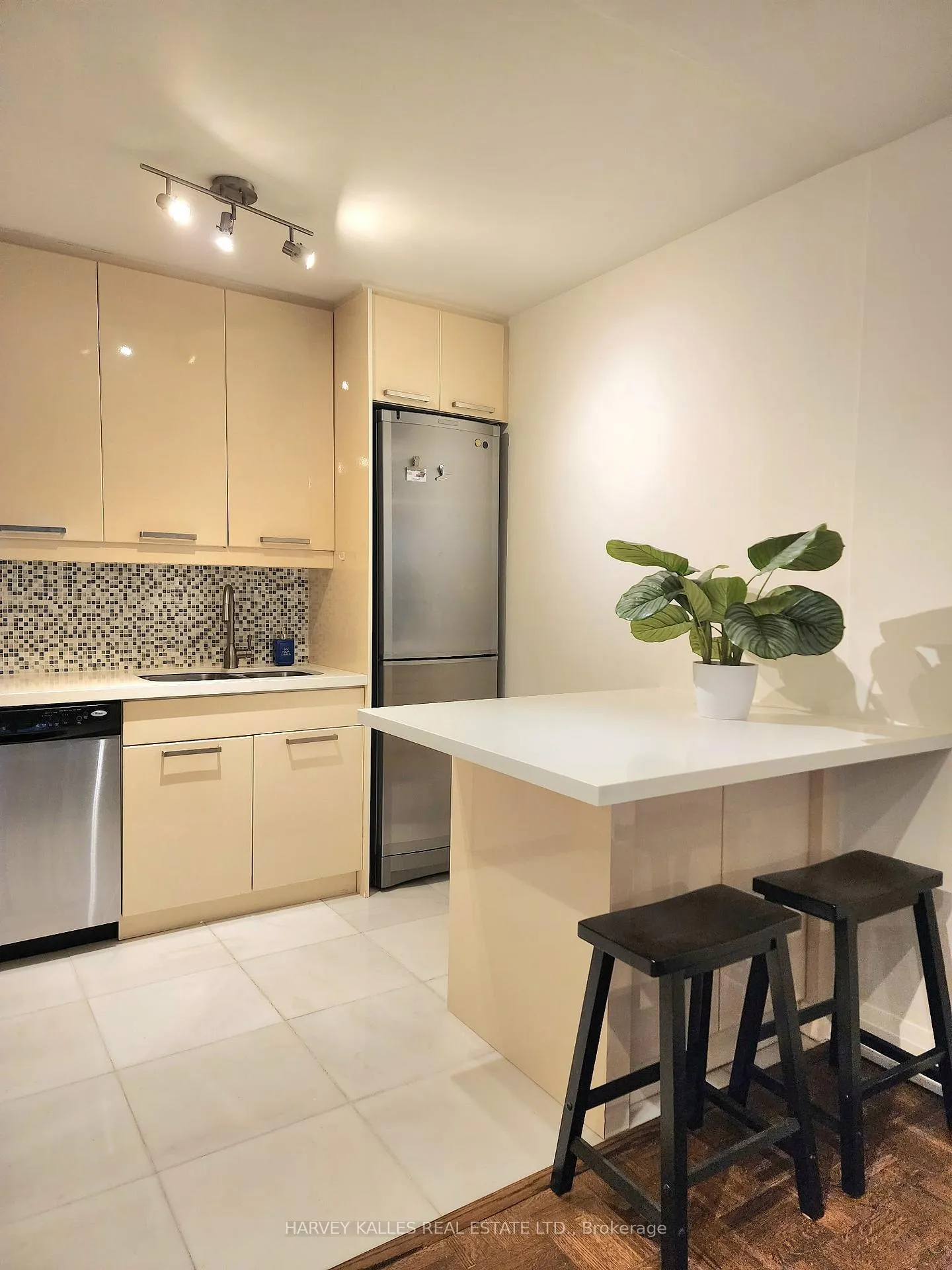 Photo 3 of Unit 208, 60 Montclair Avenue, Toronto, Forest Hill South — HOMEH