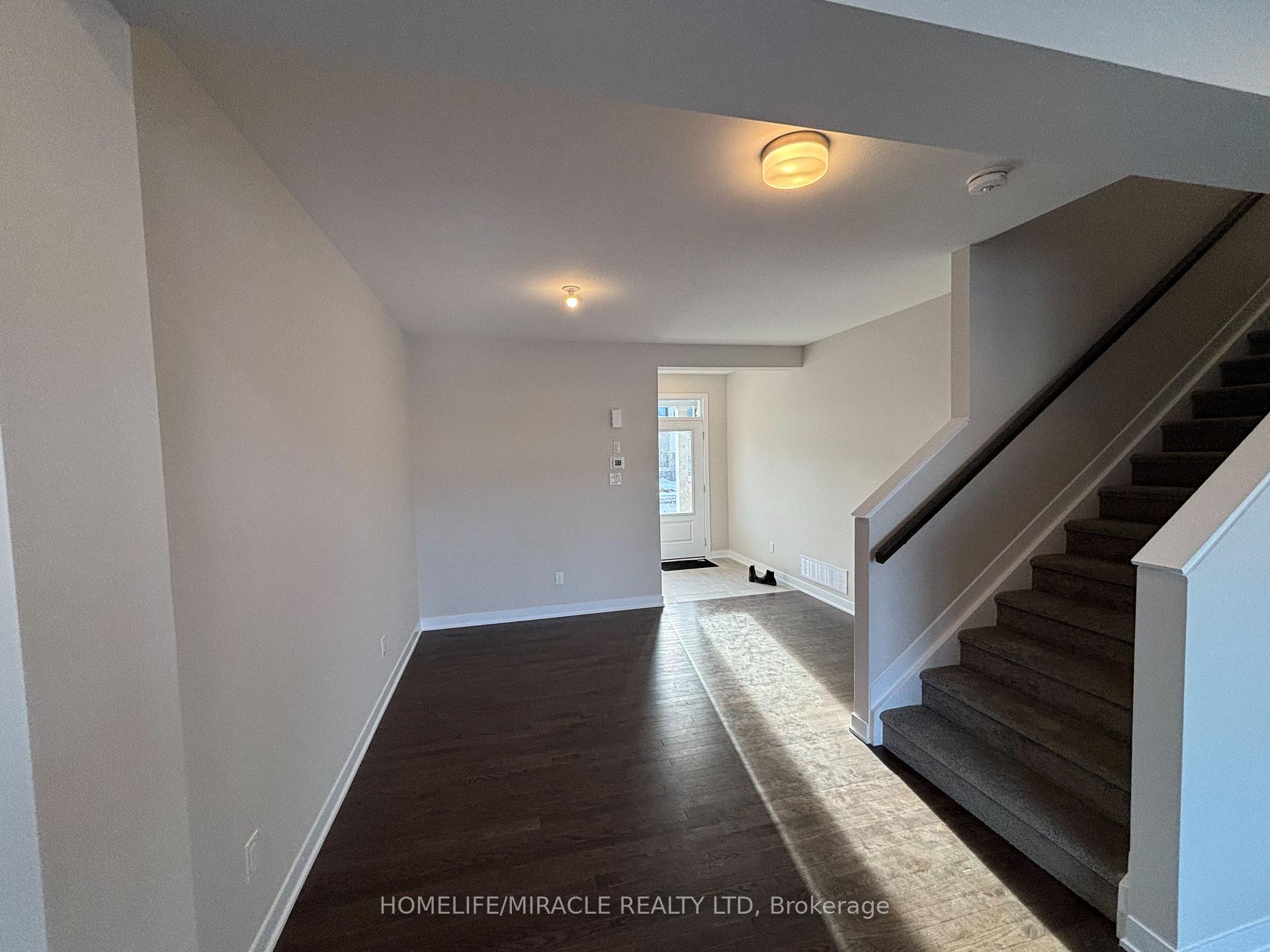 Photo 3 of 1919 Elevation Road, Ottawa, Barrhaven - Half Moon Bay — HOMEH