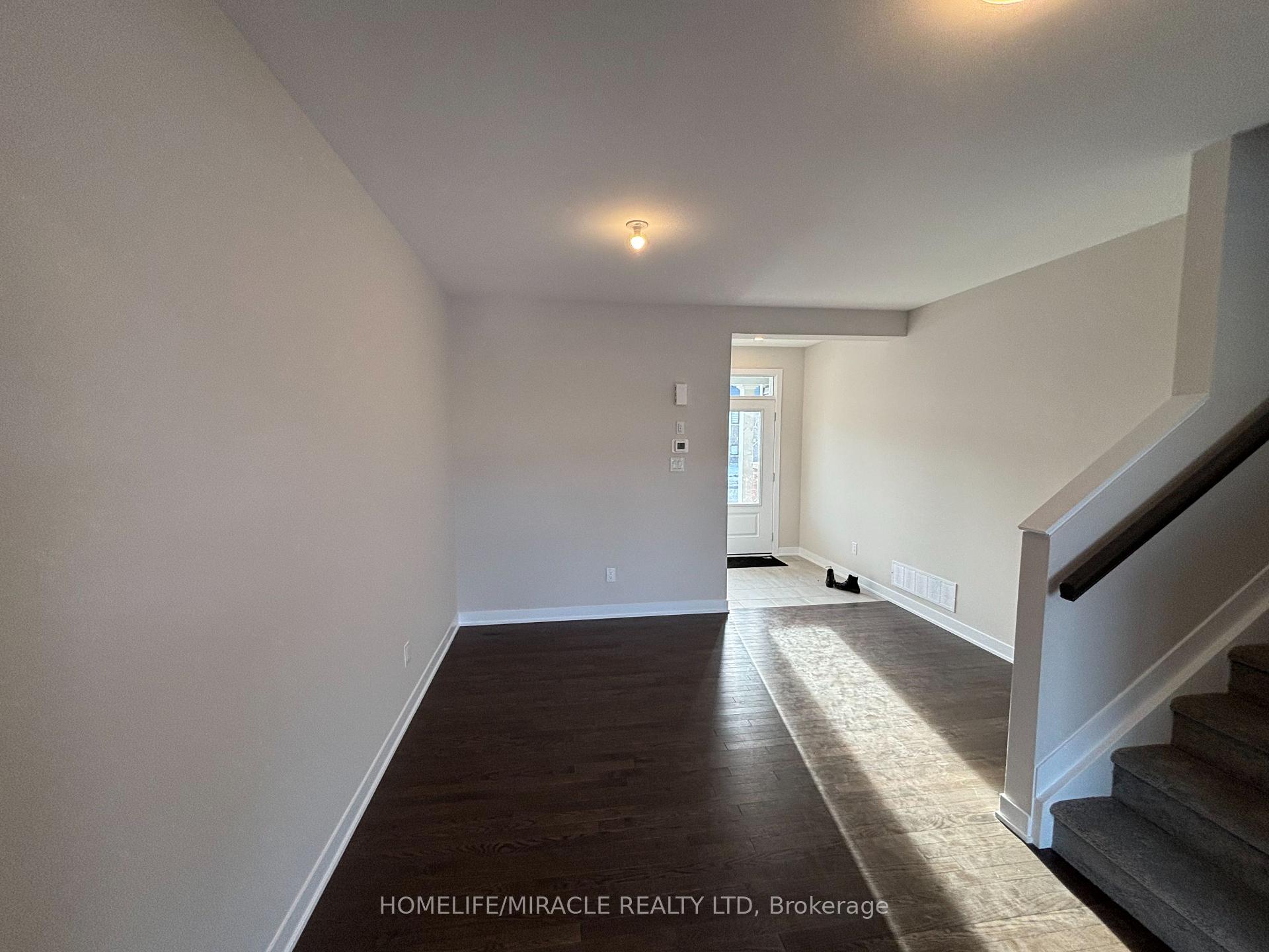 Photo 4 of 1919 Elevation Road, Ottawa, Barrhaven - Half Moon Bay — HOMEH