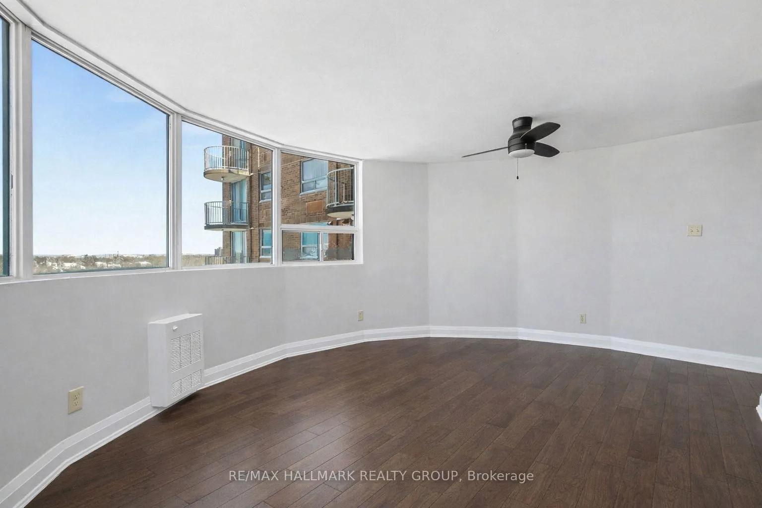 Photo 6 of Unit 801, 1440 Heron Road, Ottawa, Heron Gate — HOMEH