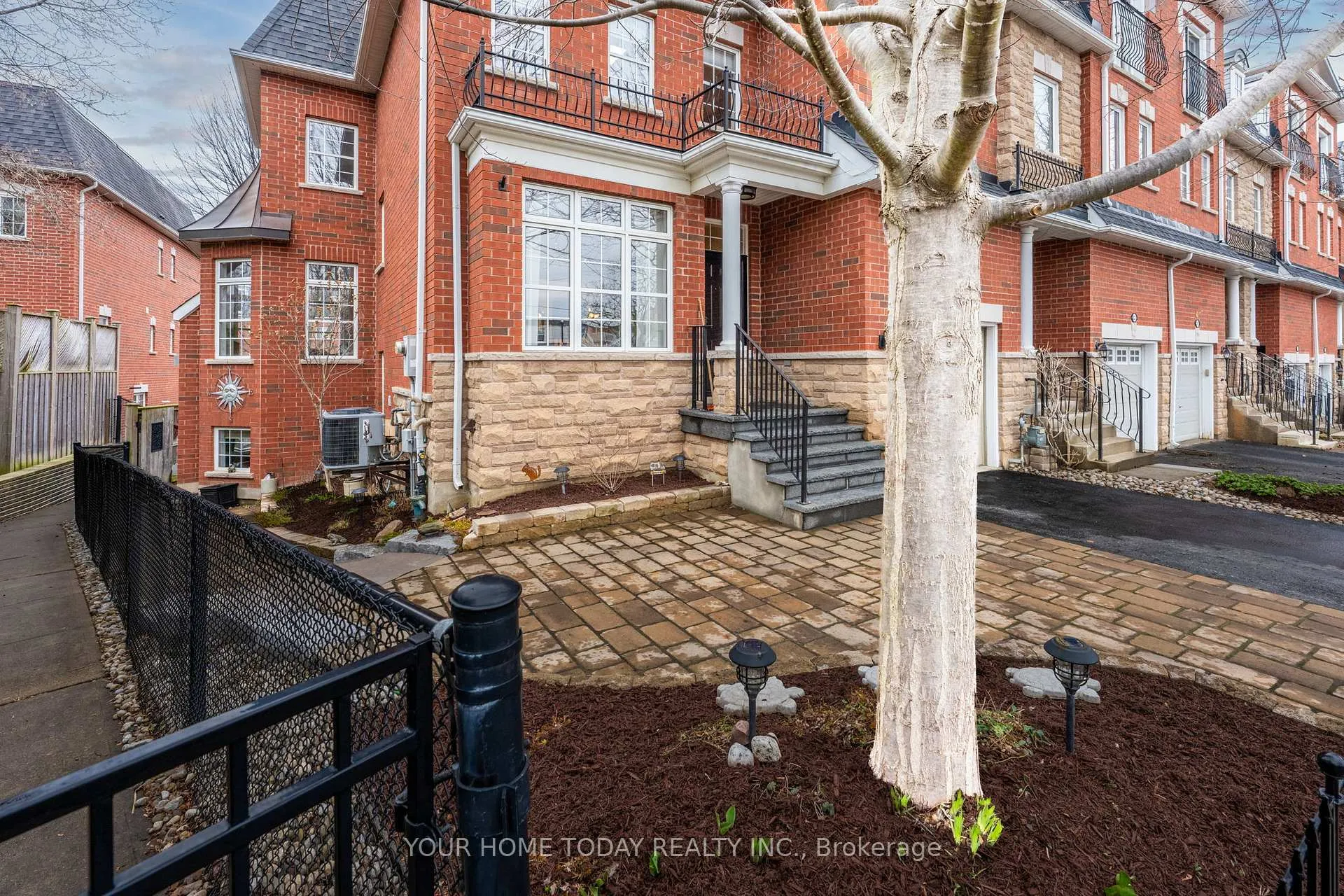 Photo 4 of 24 Wesleyan Street, Halton Hills, Georgetown — HOMEH