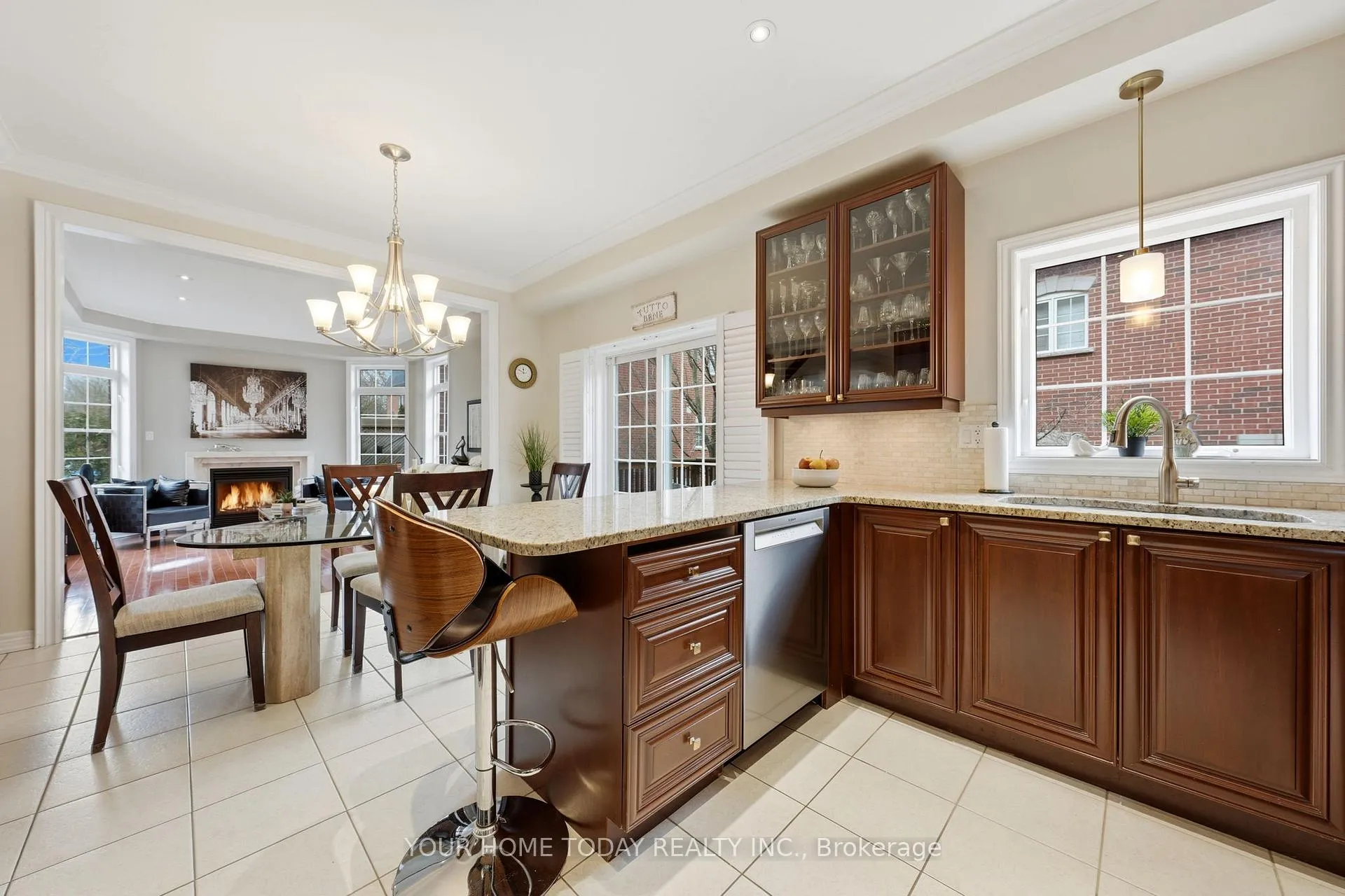 Photo 11 of 24 Wesleyan Street, Halton Hills, Georgetown — HOMEH