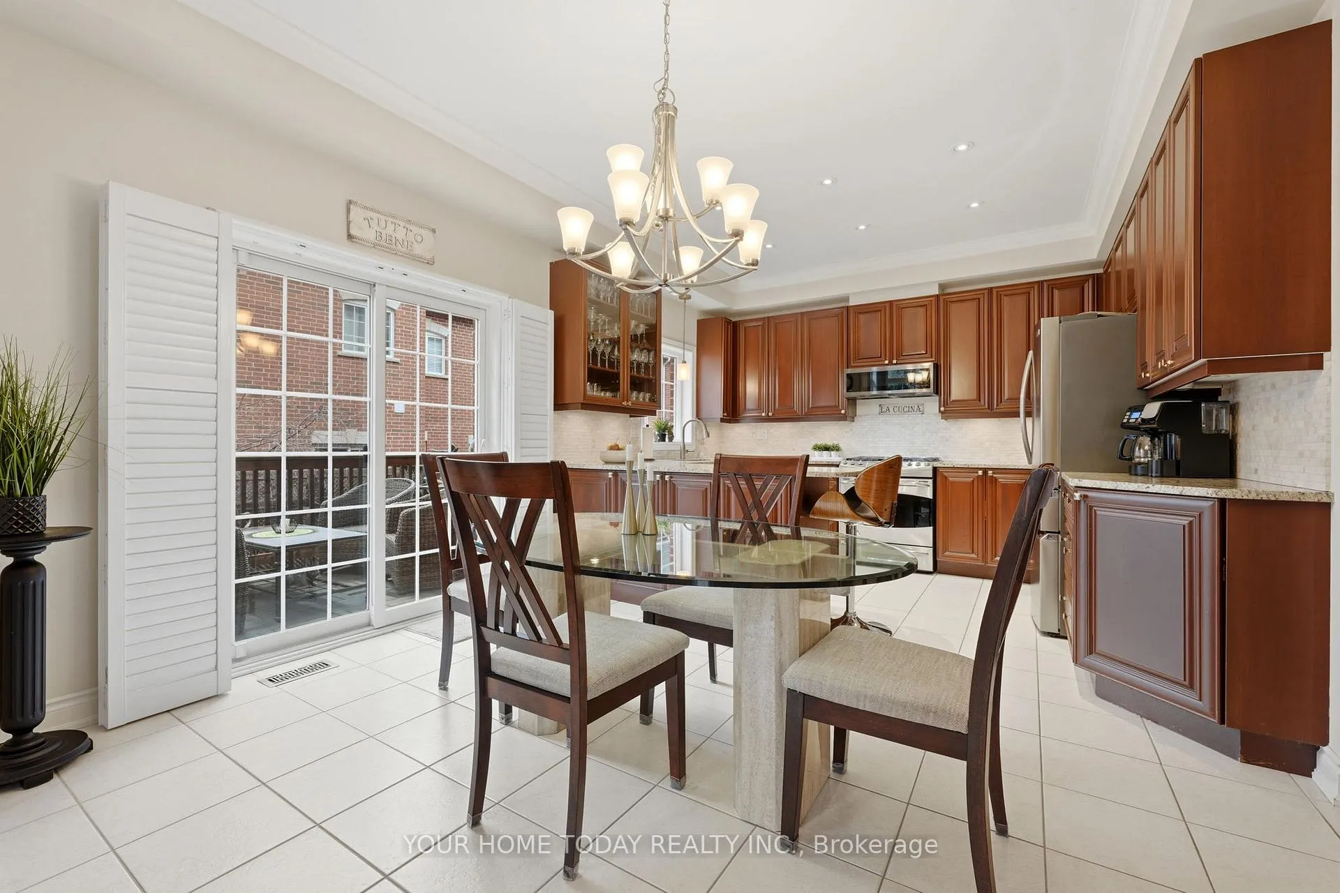 Photo 12 of 24 Wesleyan Street, Halton Hills, Georgetown — HOMEH