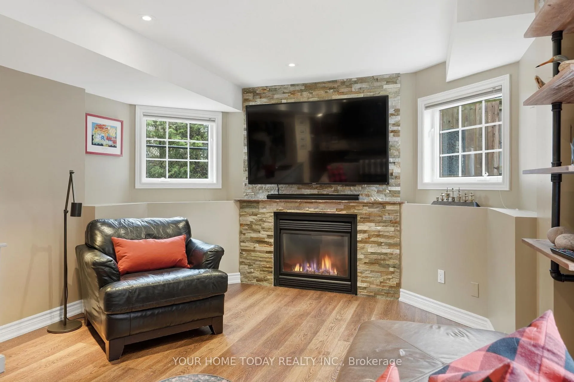 Photo 34 of 24 Wesleyan Street, Halton Hills, Georgetown — HOMEH