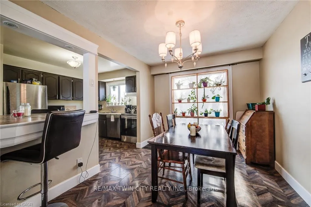 Photo 10 of 71 Shadeland Crescent, Kitchener — HOMEH