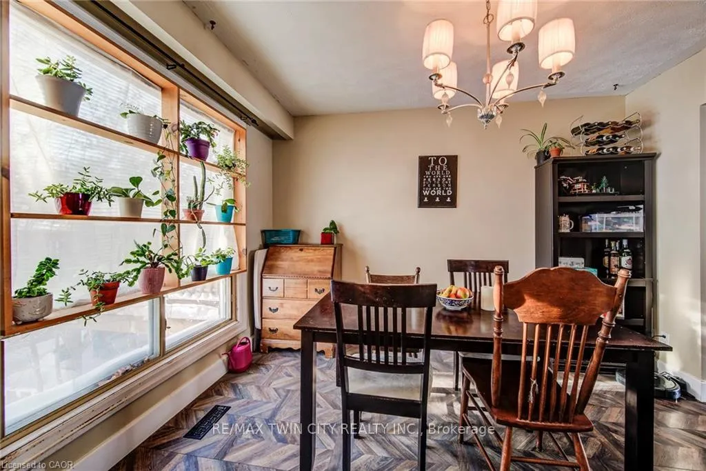 Photo 11 of 71 Shadeland Crescent, Kitchener — HOMEH