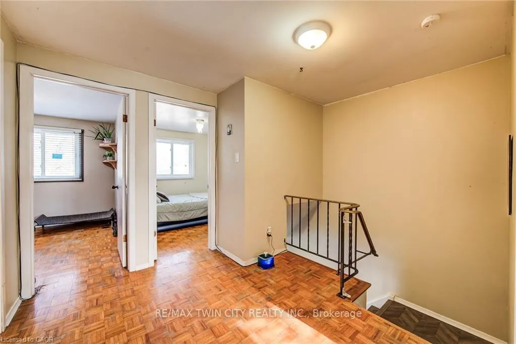 Photo 18 of 71 Shadeland Crescent, Kitchener — HOMEH