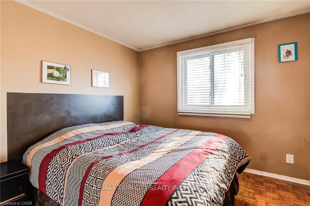 Photo 20 of 71 Shadeland Crescent, Kitchener — HOMEH