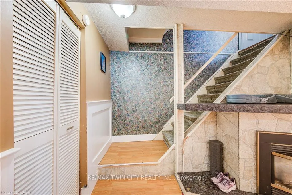 Photo 25 of 71 Shadeland Crescent, Kitchener — HOMEH
